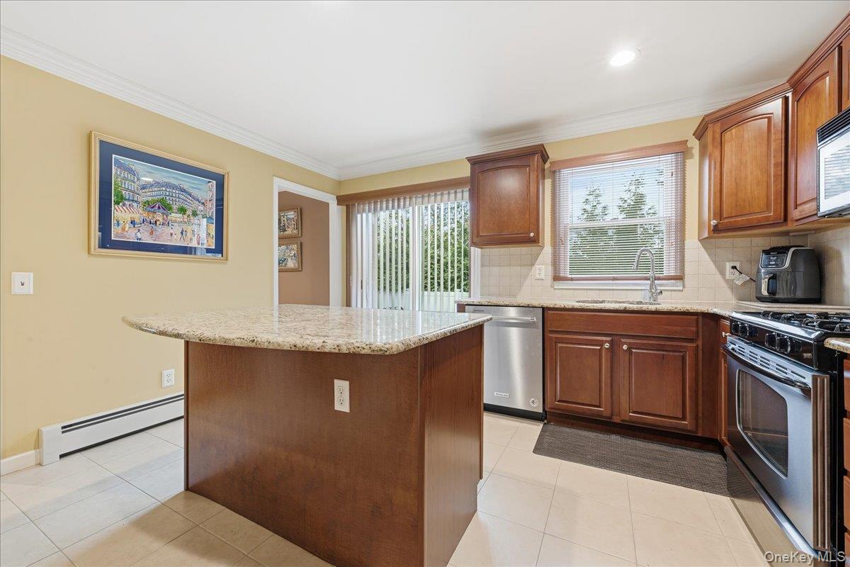 #9 photo, 2202 Beech Street, Wantagh , NY 11793