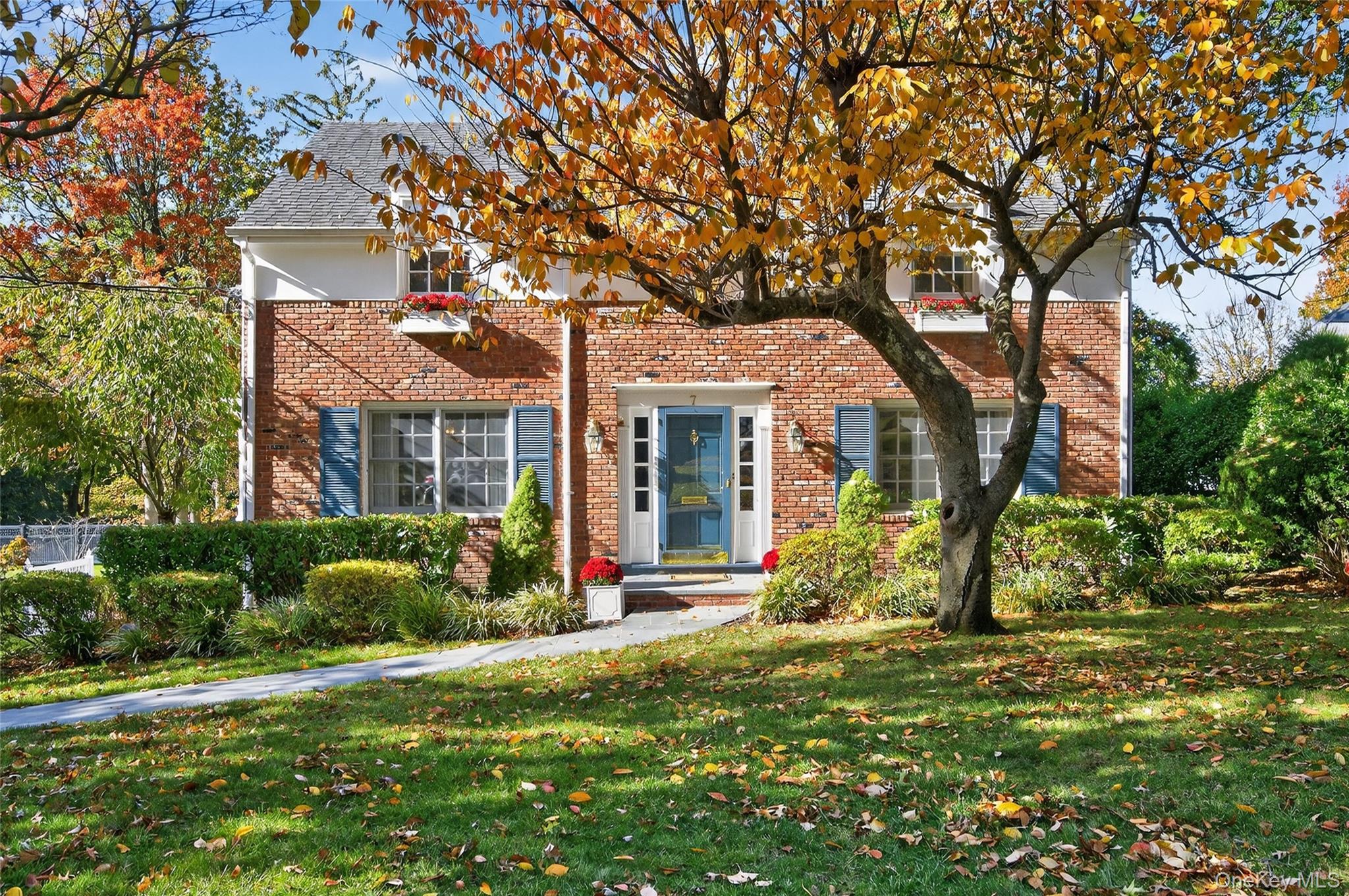 #3 photo, 7 Shore Road, Manhasset , NY 11030