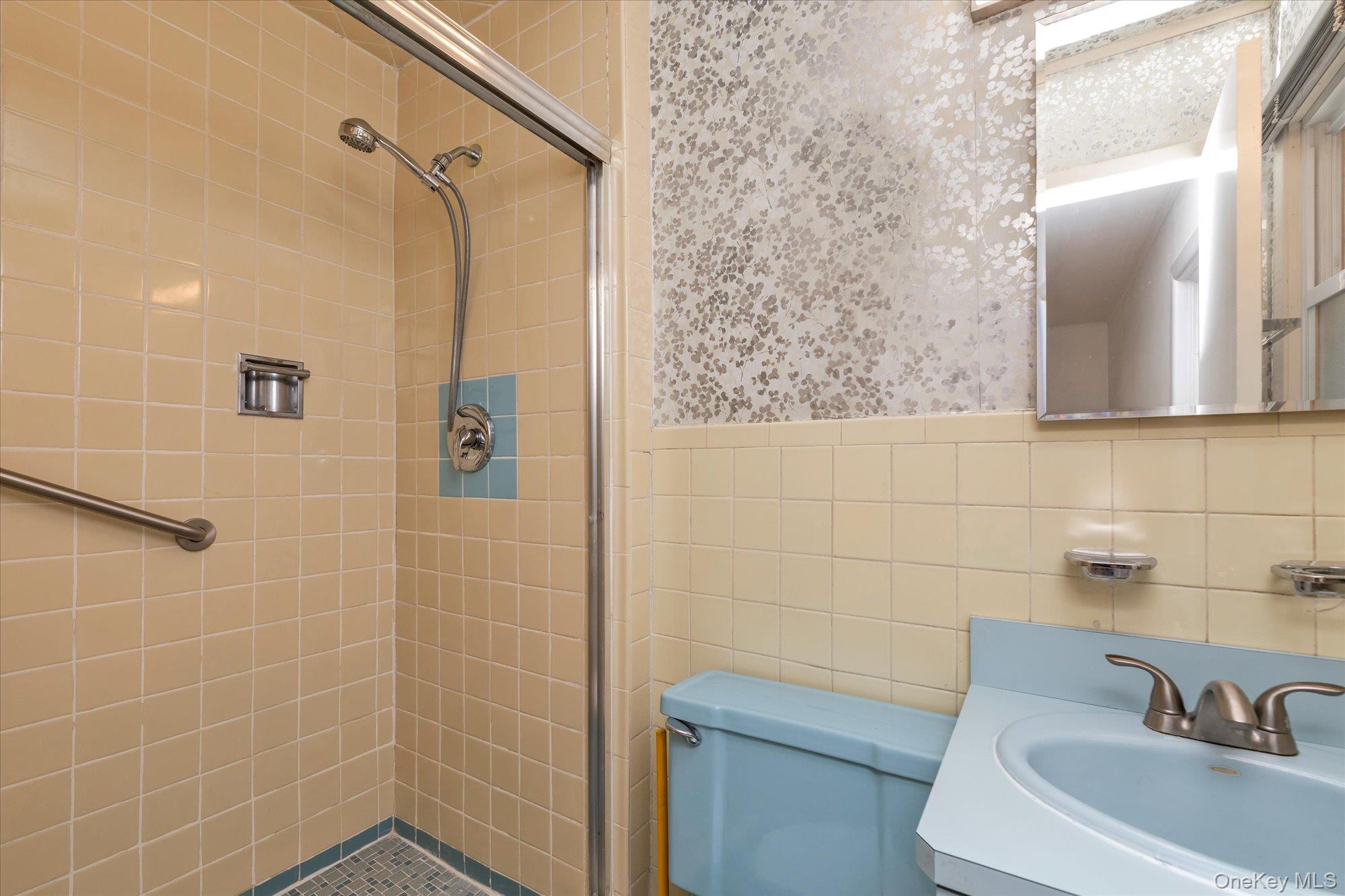 #12 photo, 104 Olive Lane, New Hyde Park , NY 11040