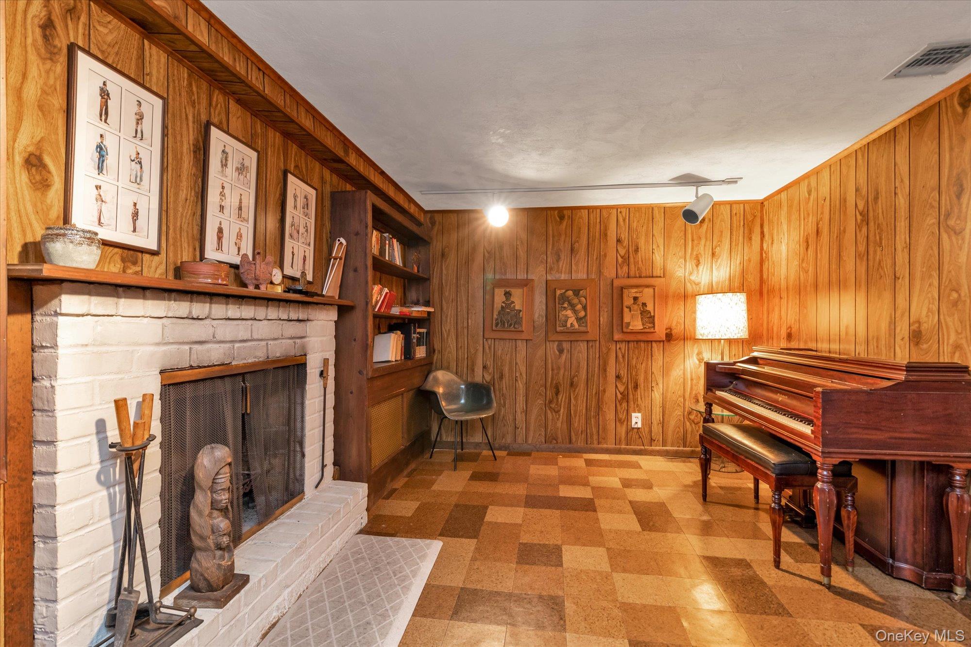 #17 photo, 104 Olive Lane, New Hyde Park , NY 11040