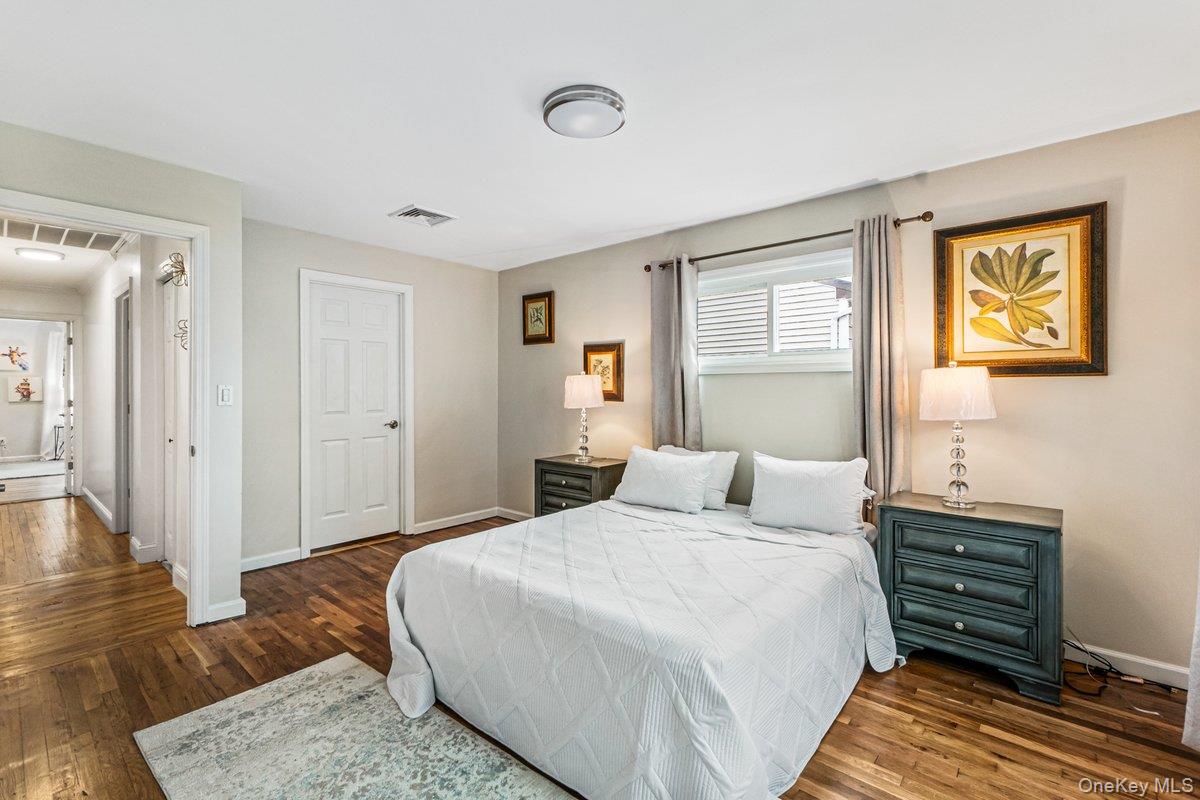 #13 photo, 5 Terry Lane, Plainview , NY 11803