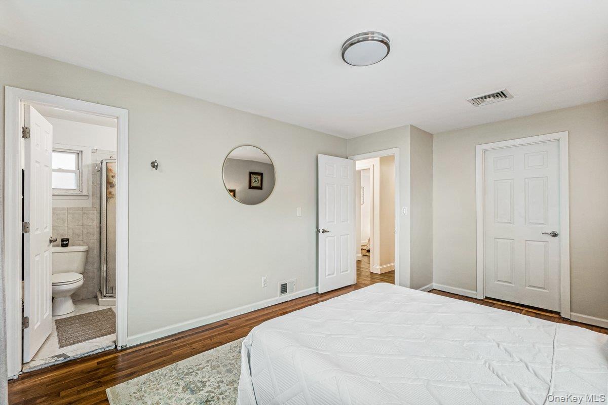 #14 photo, 5 Terry Lane, Plainview , NY 11803