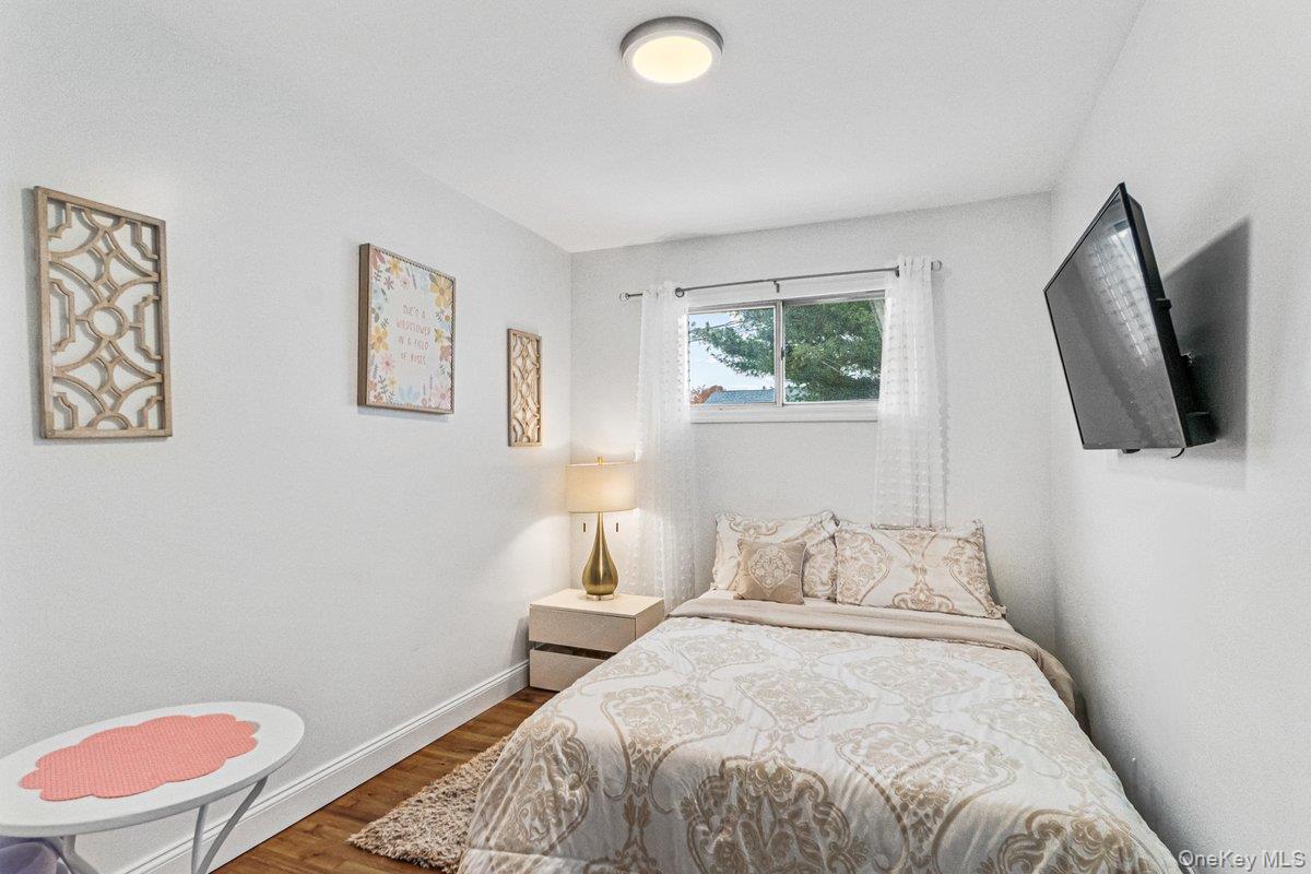 #18 photo, 5 Terry Lane, Plainview , NY 11803