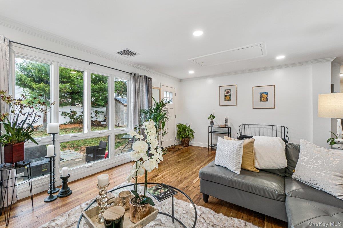 #2 photo, 5 Terry Lane, Plainview , NY 11803