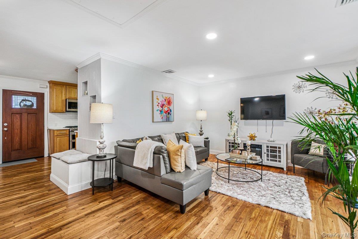 #4 photo, 5 Terry Lane, Plainview , NY 11803