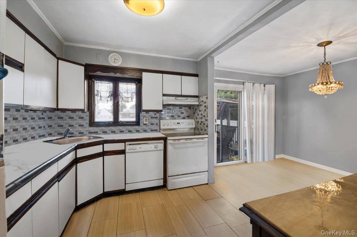 #4 photo, 26 Bradford Lane, Bethpage , NY 11714