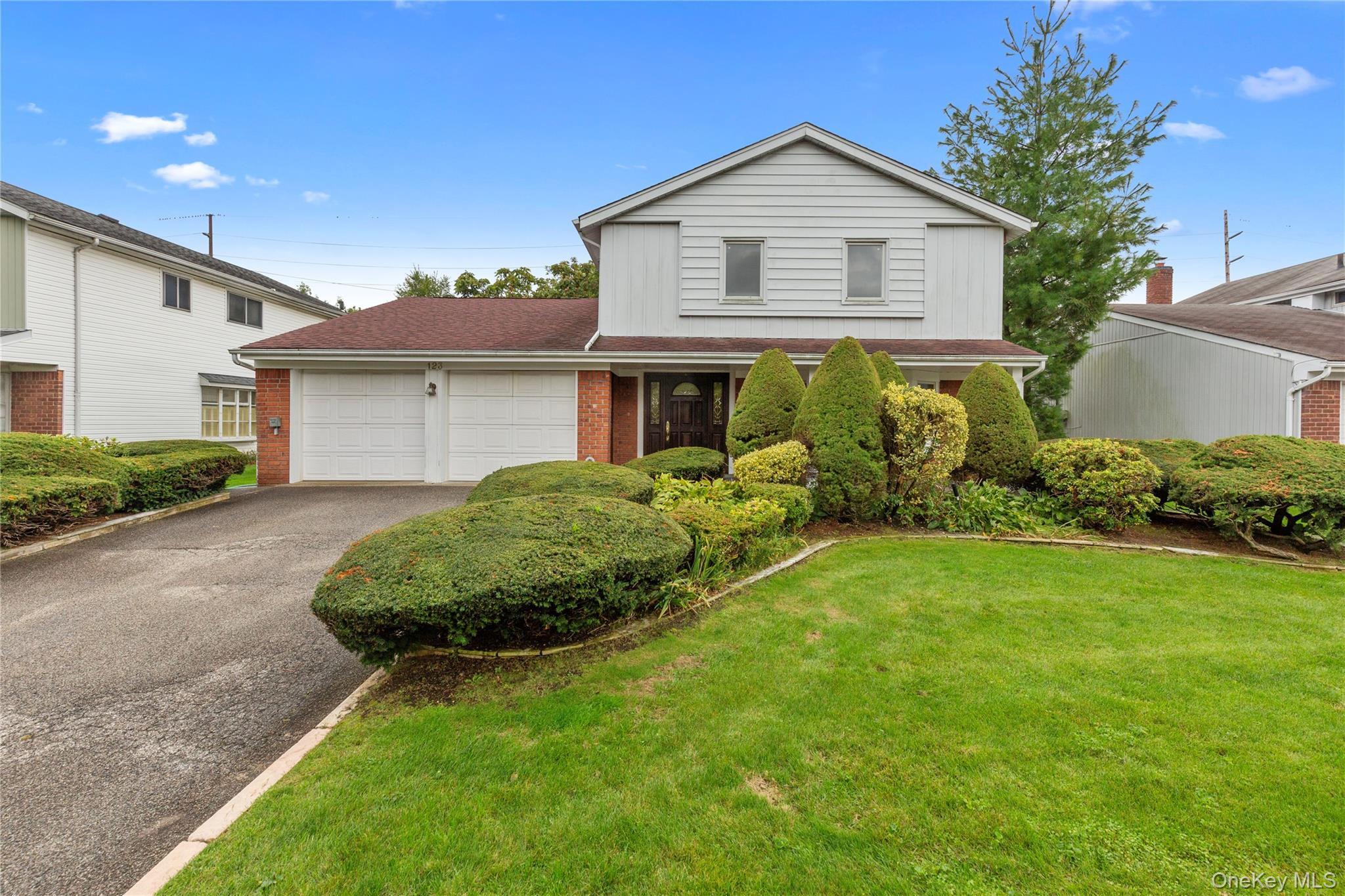 #1 photo, 123 South Drive, Manhasset Hills , NY 11040