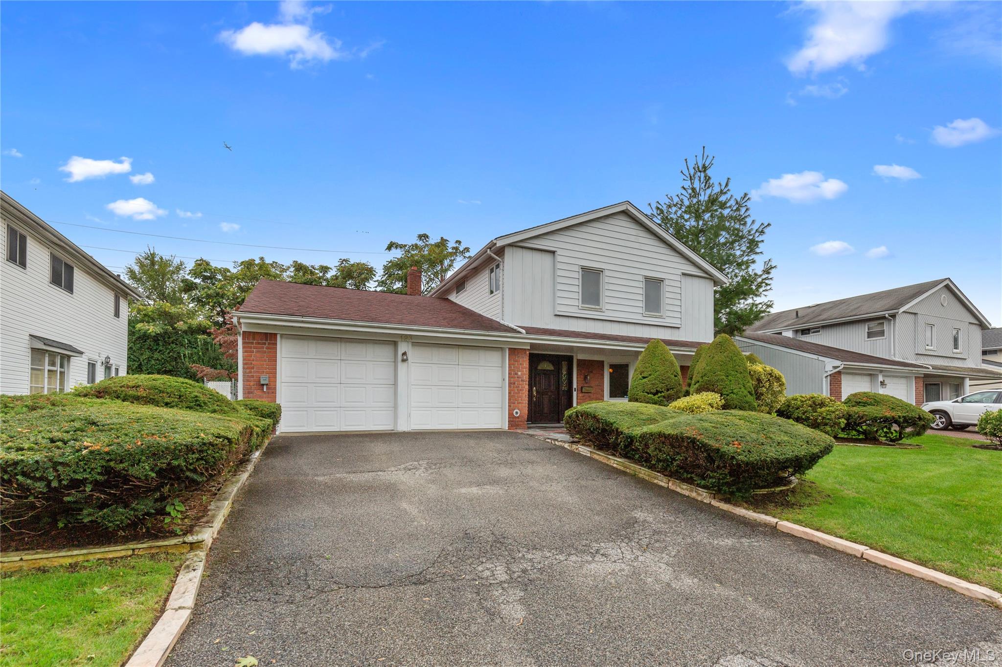 #2 photo, 123 South Drive, Manhasset Hills , NY 11040