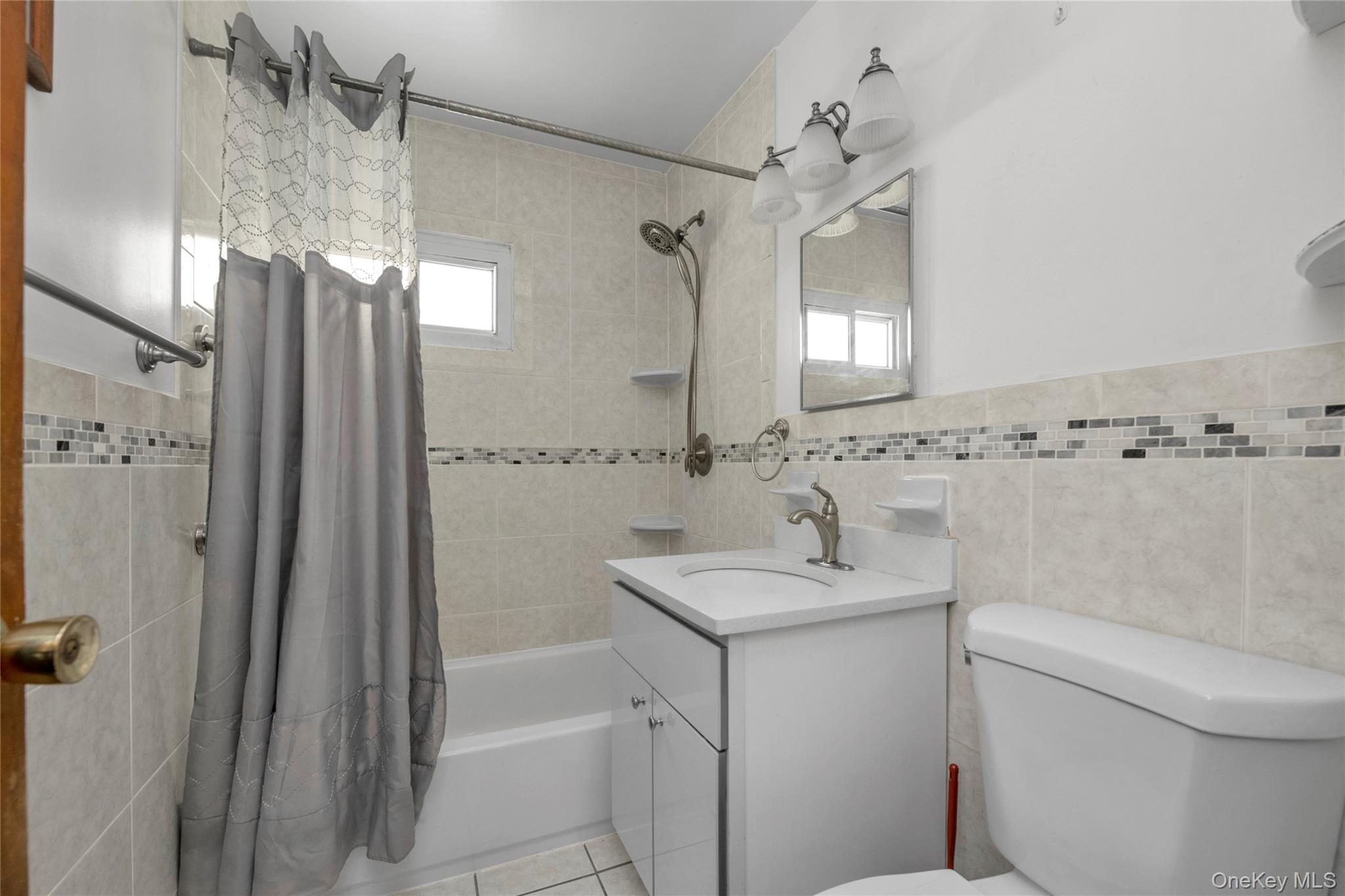 #10 photo, 34 Heath Place, Hempstead , NY 11550