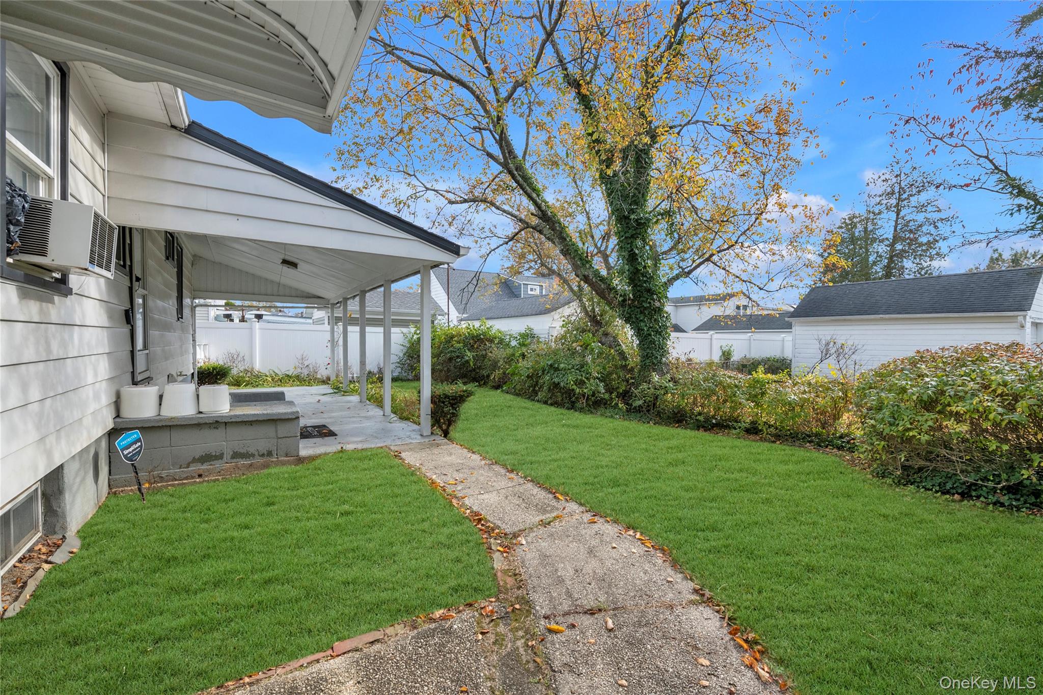 #20 photo, 34 Heath Place, Hempstead , NY 11550