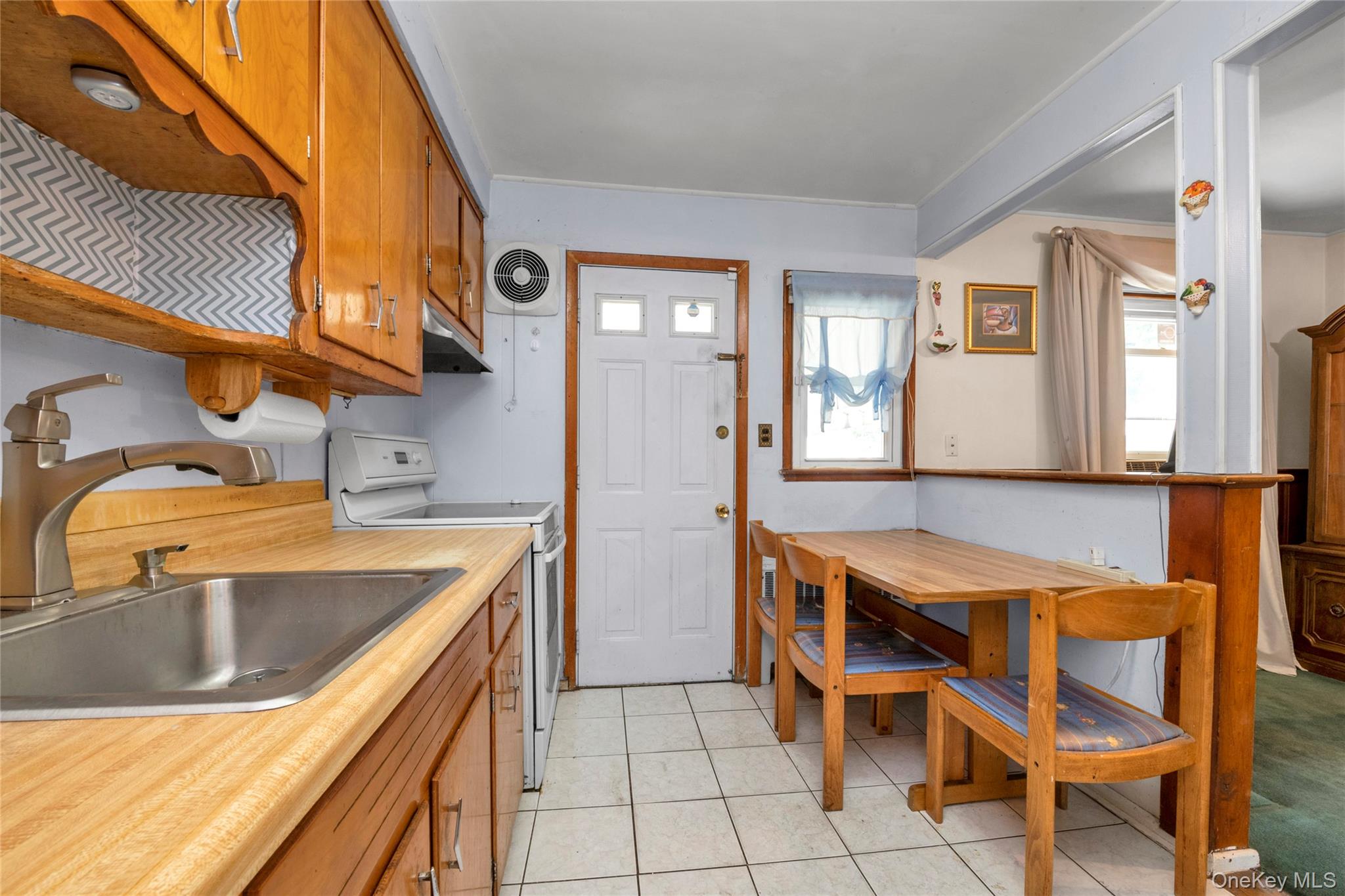 #7 photo, 34 Heath Place, Hempstead , NY 11550