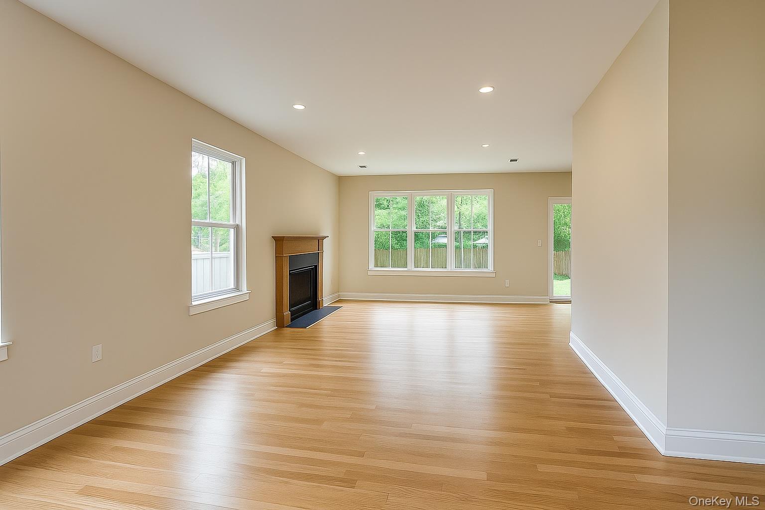 #8 photo, 12 Fox Run Court, Ridge , NY 11961