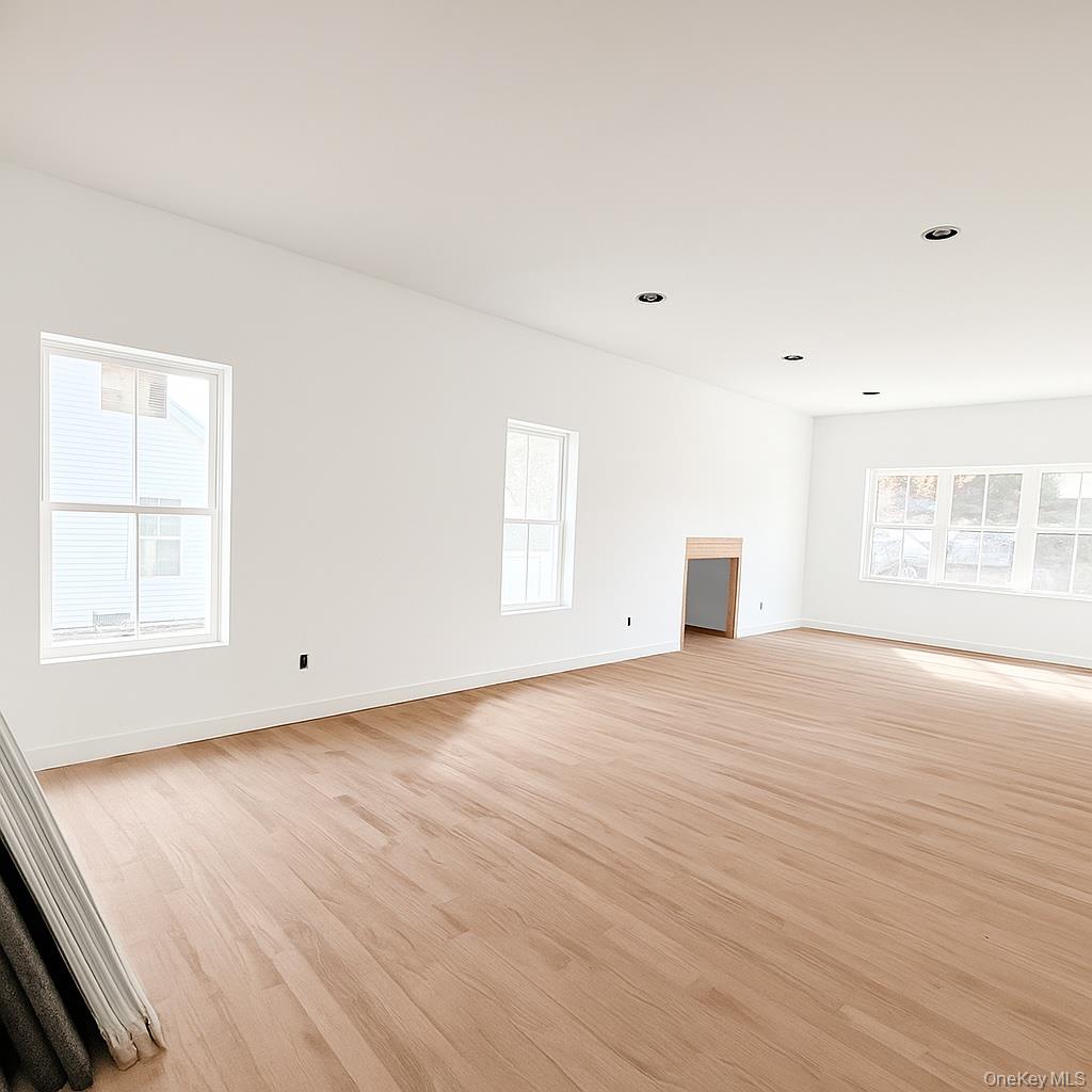 #9 photo, 12 Fox Run Court, Ridge , NY 11961