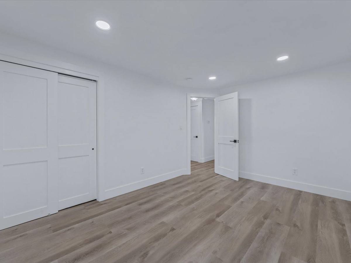 #15 photo, 99 Elmwood Avenue, サフォーク郡 Selden , NY 11784