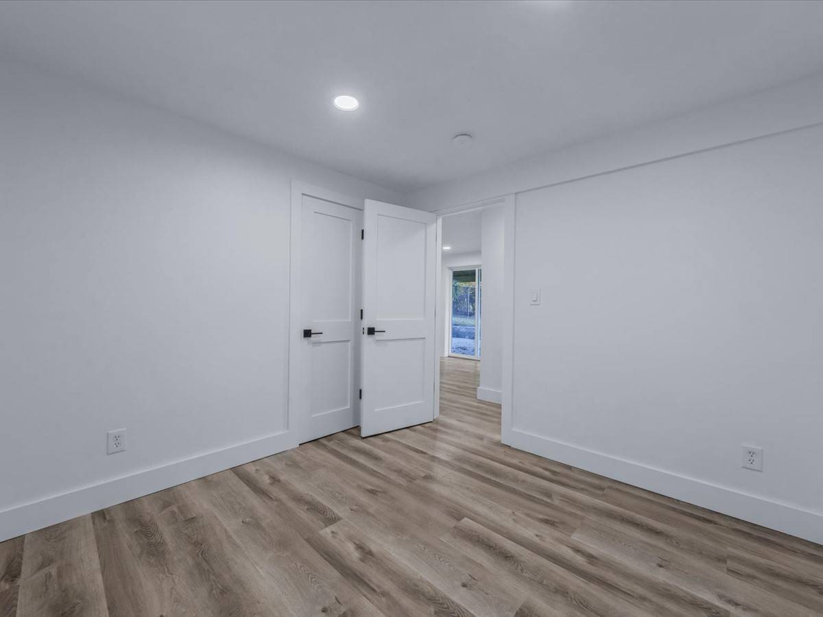 #29 photo, 99 Elmwood Avenue, サフォーク郡 Selden , NY 11784