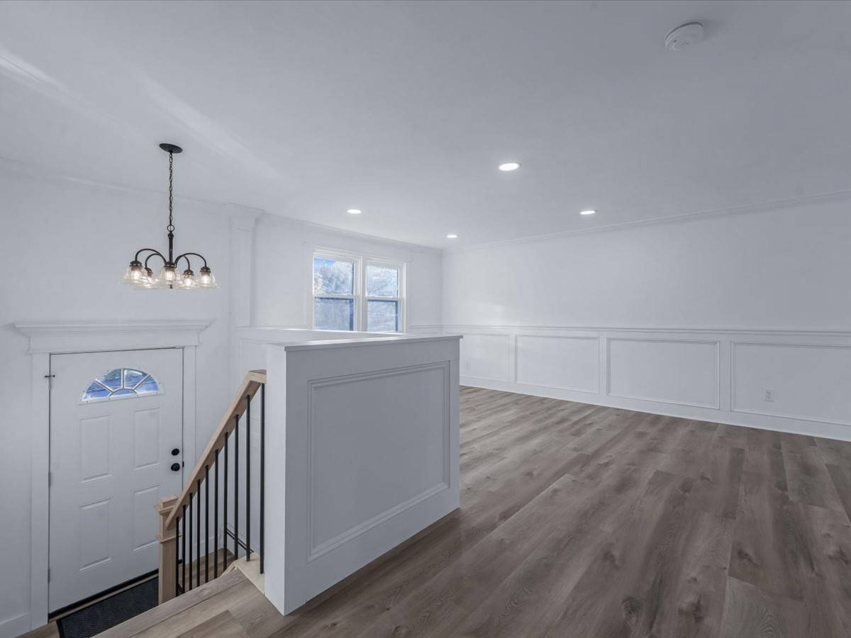 #3 photo, 99 Elmwood Avenue, サフォーク郡 Selden , NY 11784