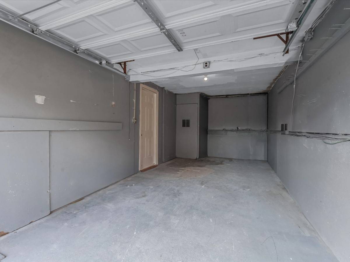 #31 photo, 99 Elmwood Avenue, サフォーク郡 Selden , NY 11784