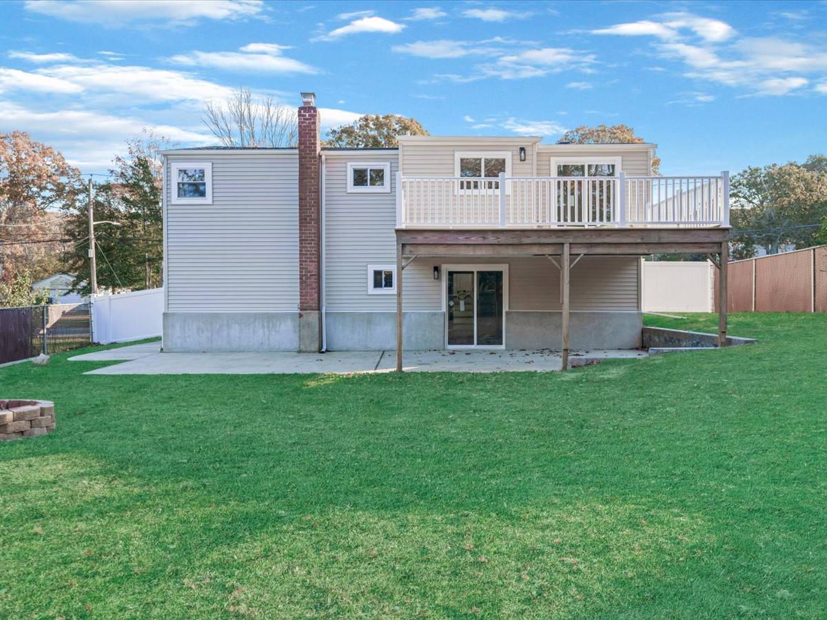 #38 photo, 99 Elmwood Avenue, サフォーク郡 Selden , NY 11784