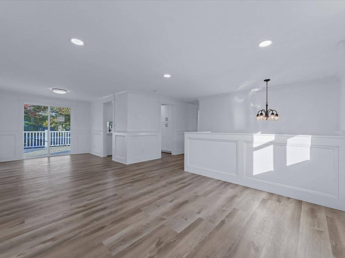 #6 photo, 99 Elmwood Avenue, サフォーク郡 Selden , NY 11784