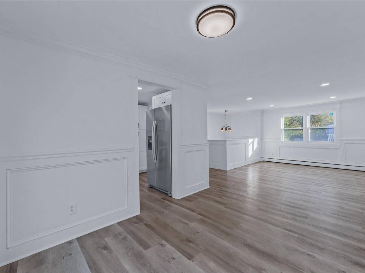 #9 photo, 99 Elmwood Avenue, サフォーク郡 Selden , NY 11784