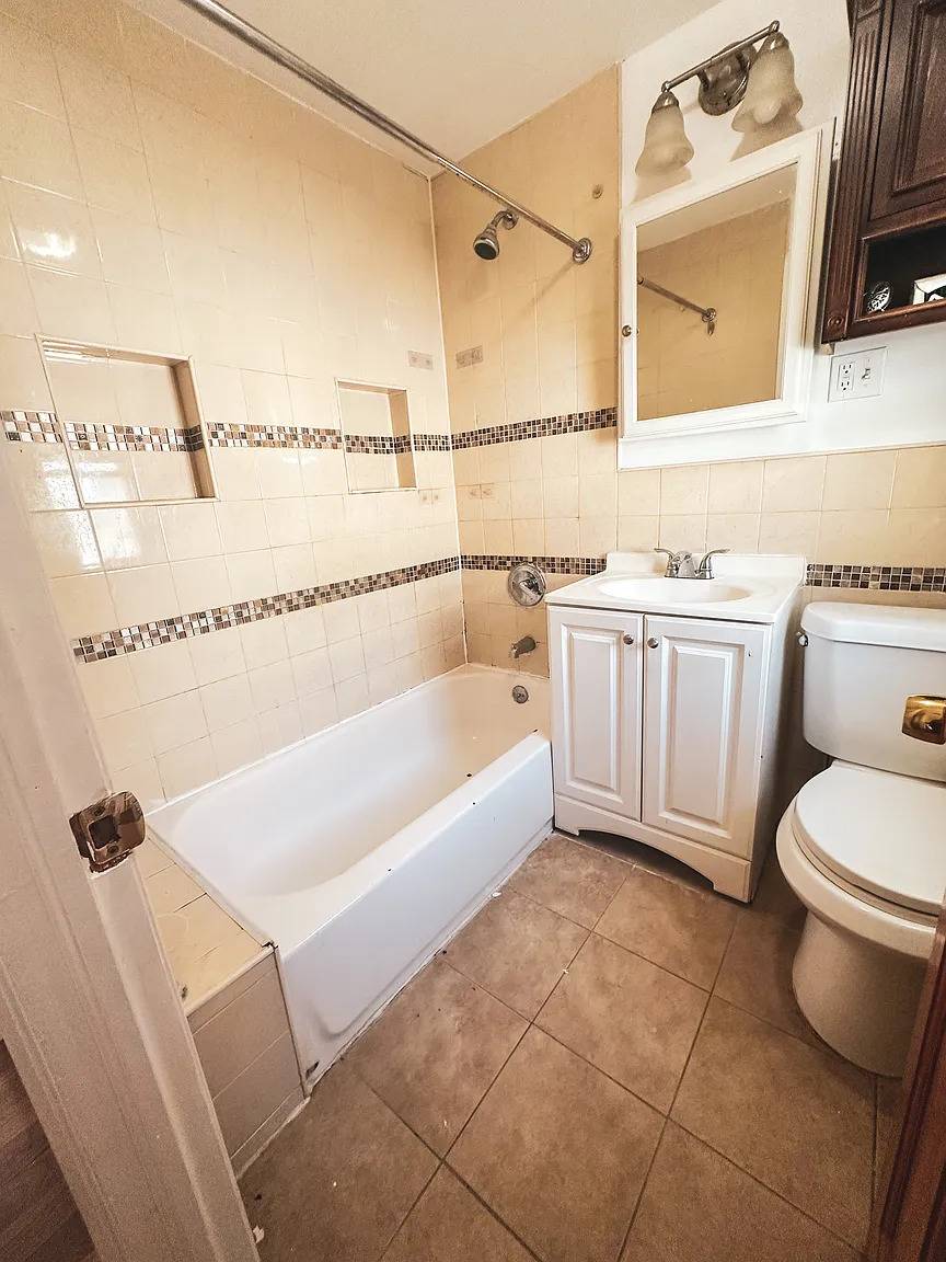 #10 photo, 134-52 175th St, Springfield Gardens , NY 11434