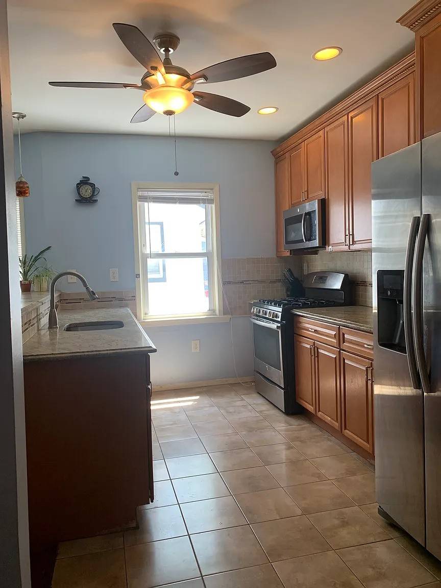 #3 photo, 134-52 175th St, Springfield Gardens , NY 11434