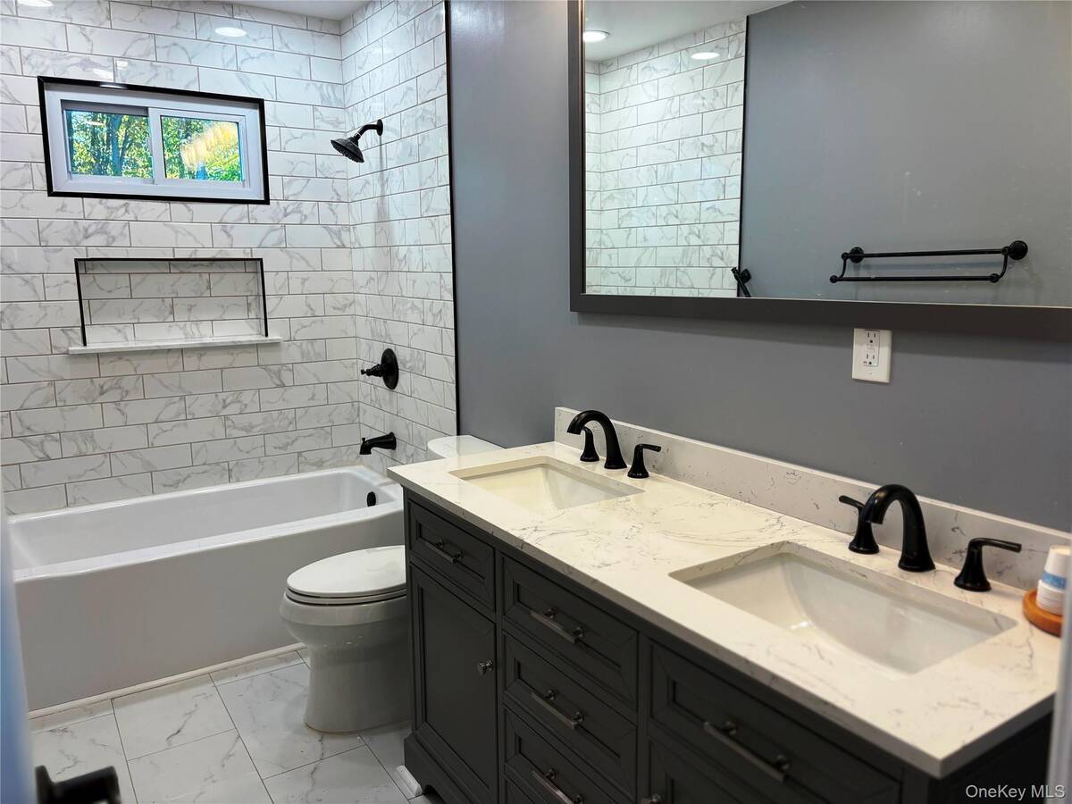 #10 photo, 364 W 2nd Street, West Islip , NY 11795