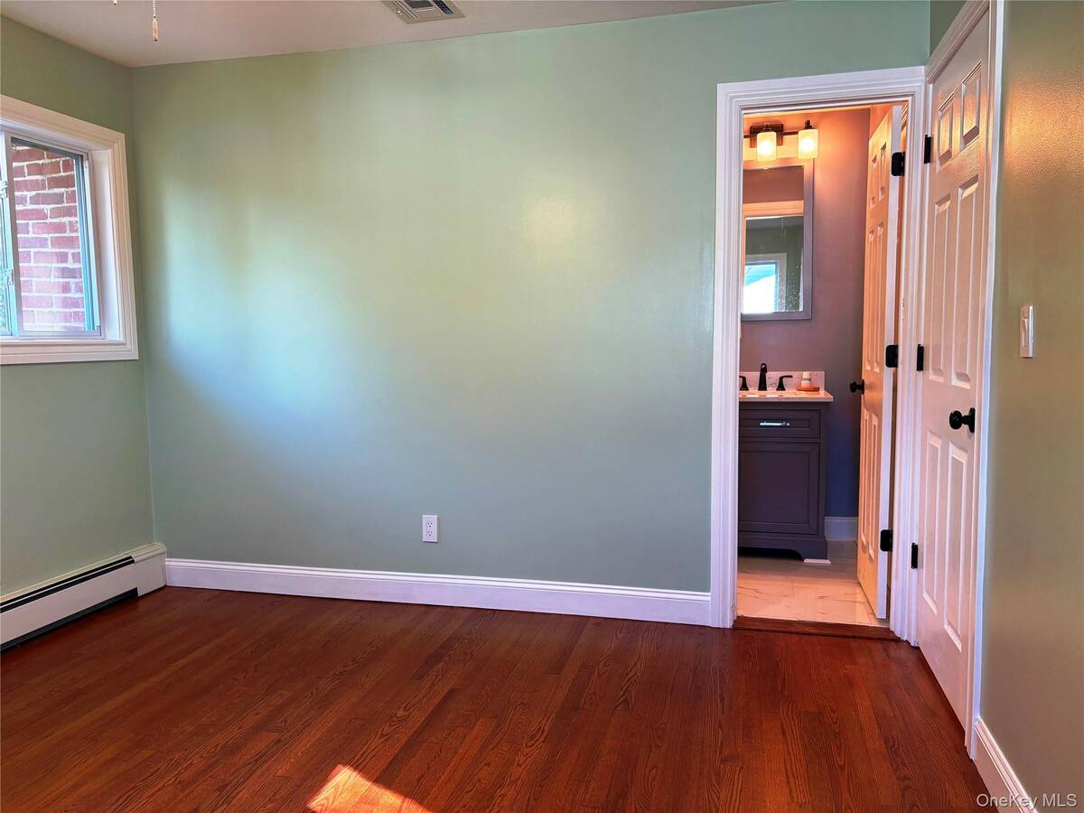 #11 photo, 364 W 2nd Street, West Islip , NY 11795