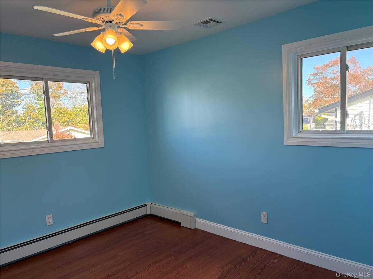 #12 photo, 364 W 2nd Street, West Islip , NY 11795