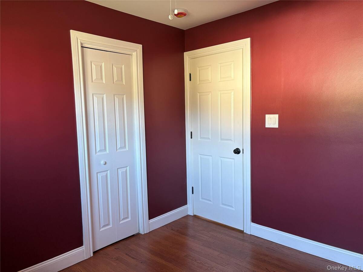 #13 photo, 364 W 2nd Street, West Islip , NY 11795