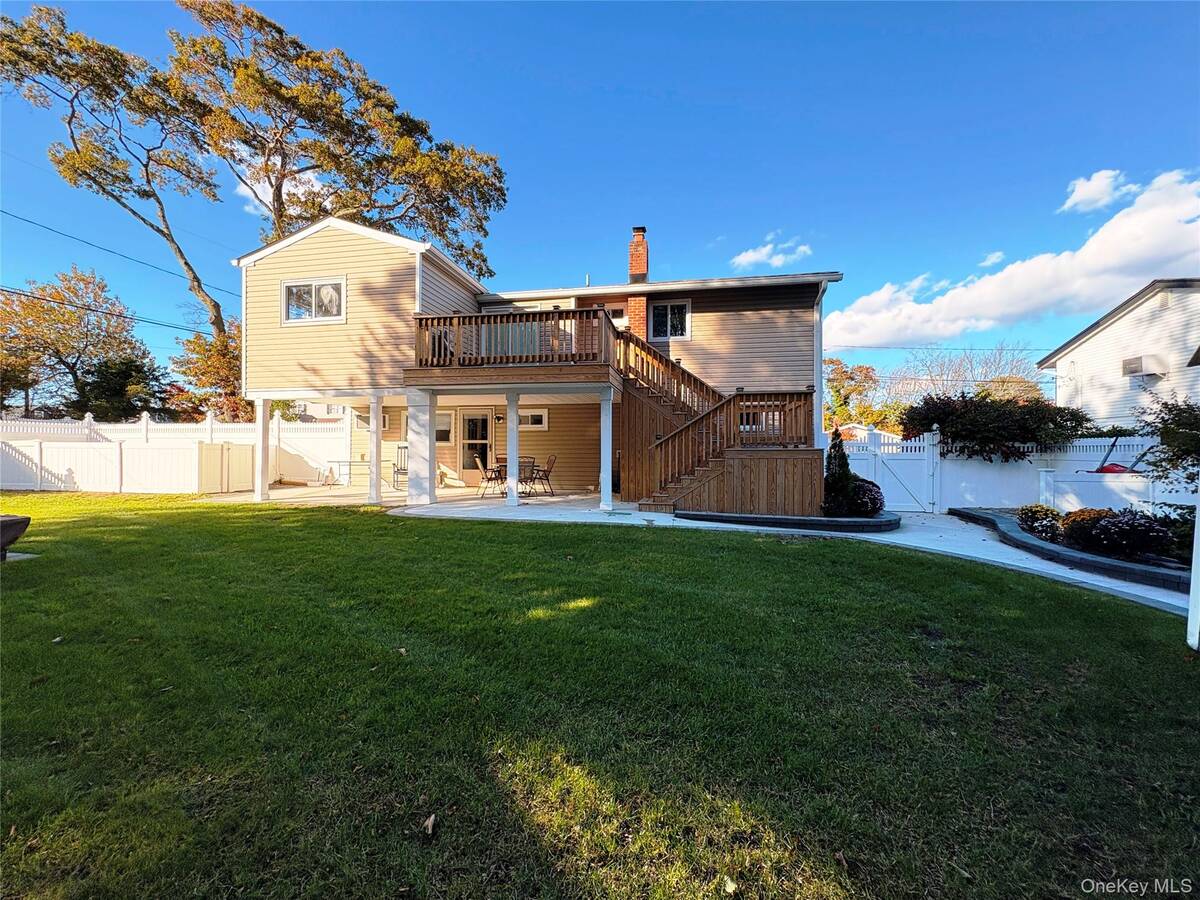 #22 photo, 364 W 2nd Street, West Islip , NY 11795