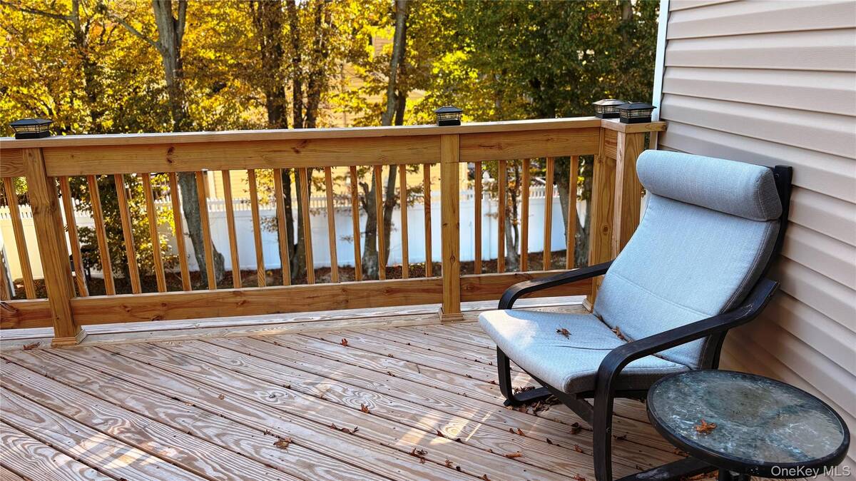 #24 photo, 364 W 2nd Street, West Islip , NY 11795