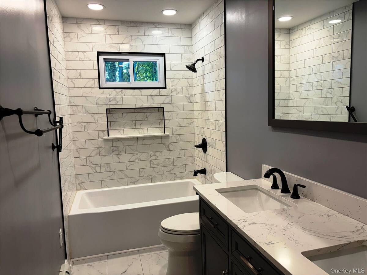 #9 photo, 364 W 2nd Street, West Islip , NY 11795