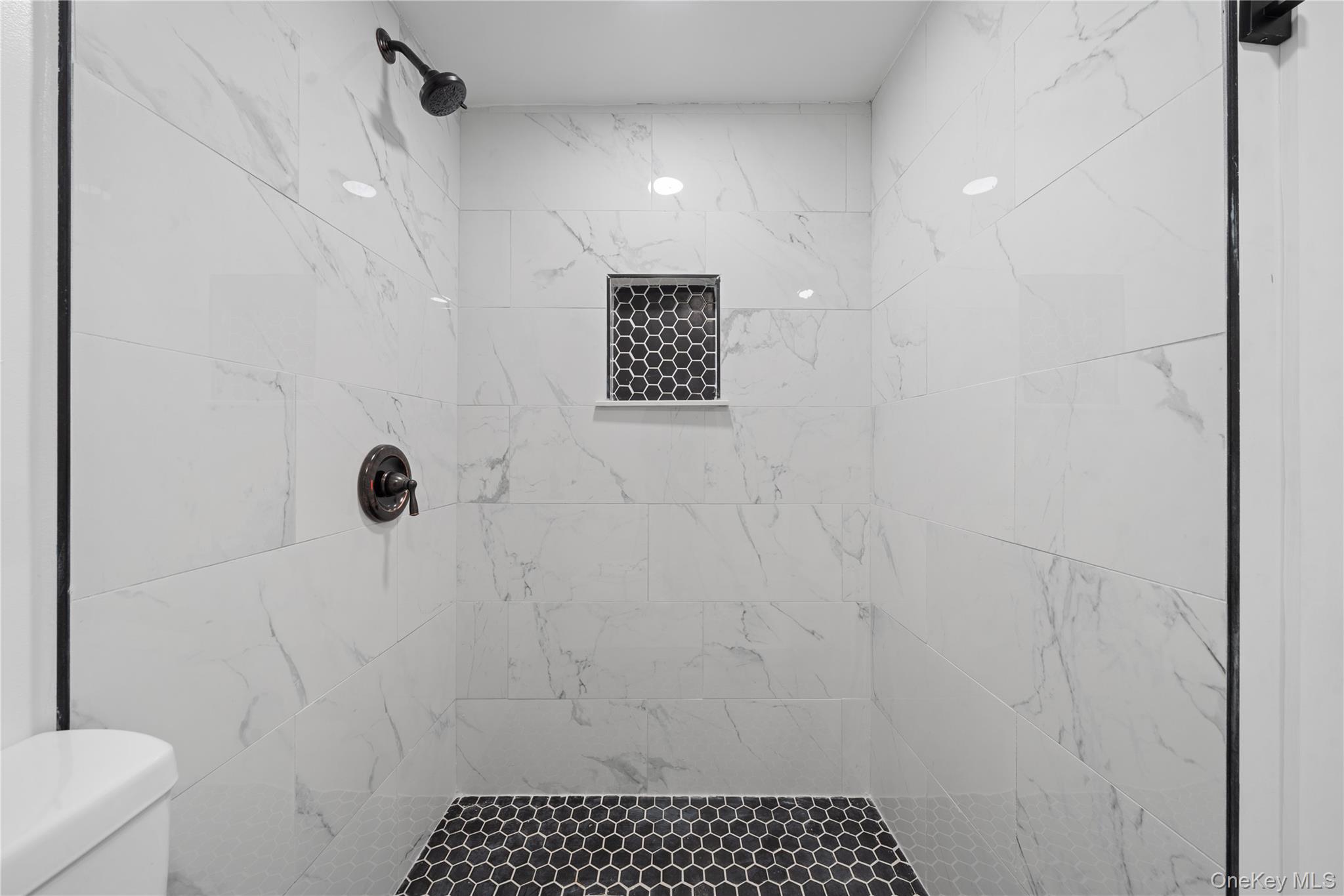 #20 photo, 11942 189th Street, Saint Albans , NY 11412