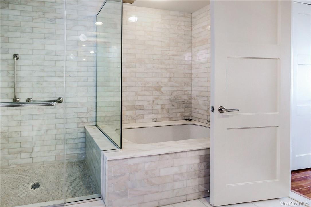 #10 photo, 1 Renaissance Square, White Plains , NY 10601