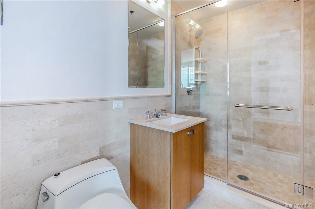 #12 photo, 1 Renaissance Square, White Plains , NY 10601