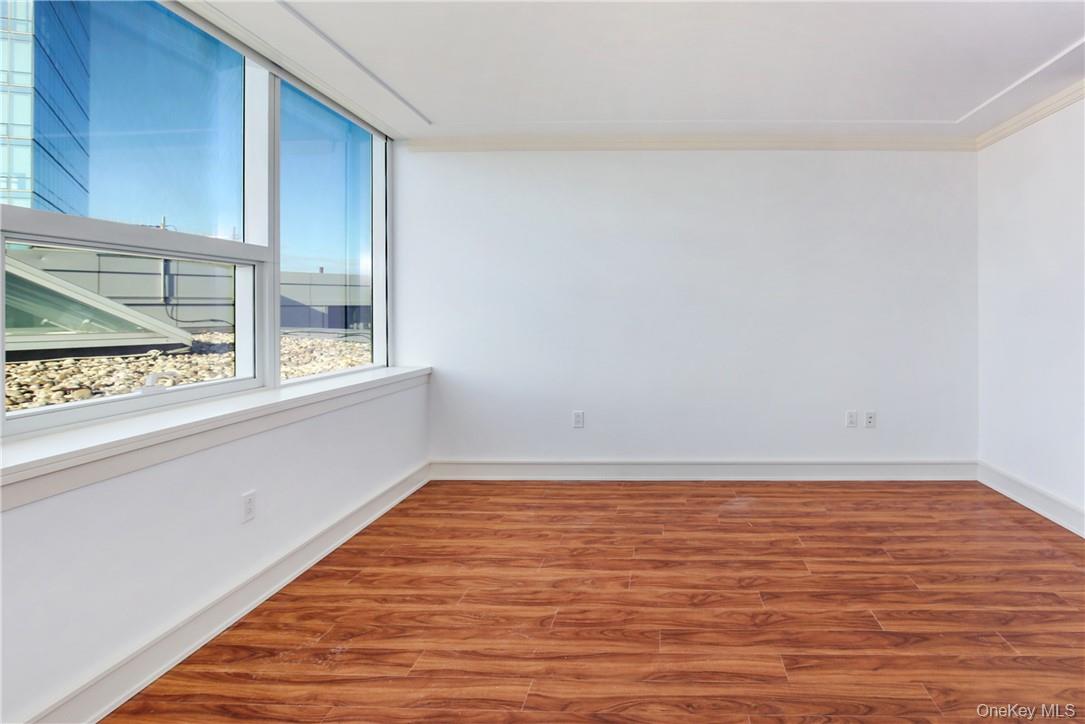 #18 photo, 1 Renaissance Square, White Plains , NY 10601