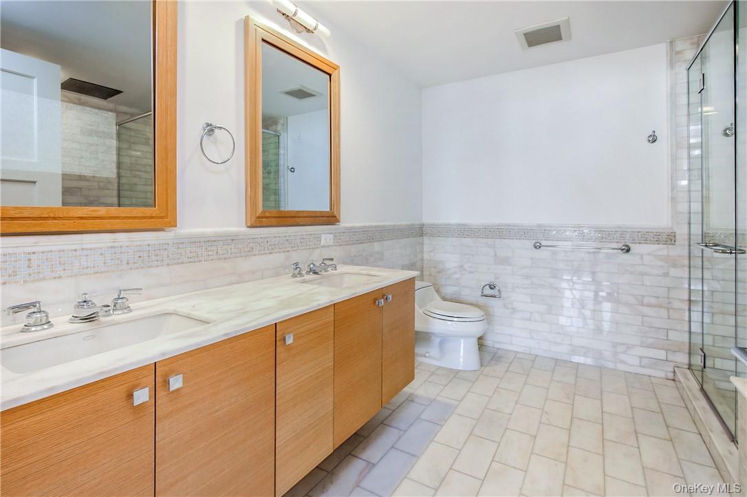 #9 photo, 1 Renaissance Square, White Plains , NY 10601