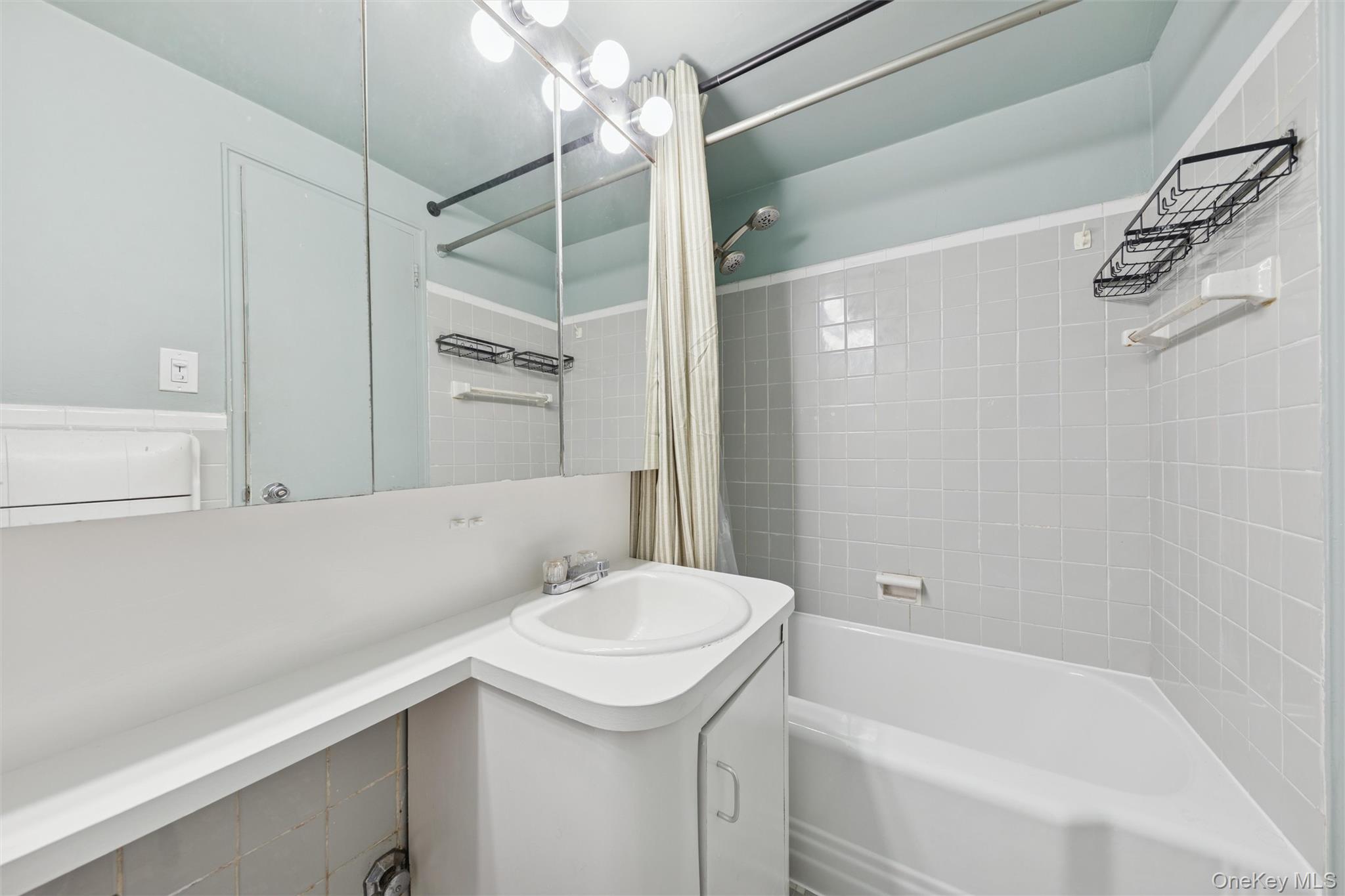 #6 photo, 3725 Henry Hudson Parkway, Bronx , NY 10463