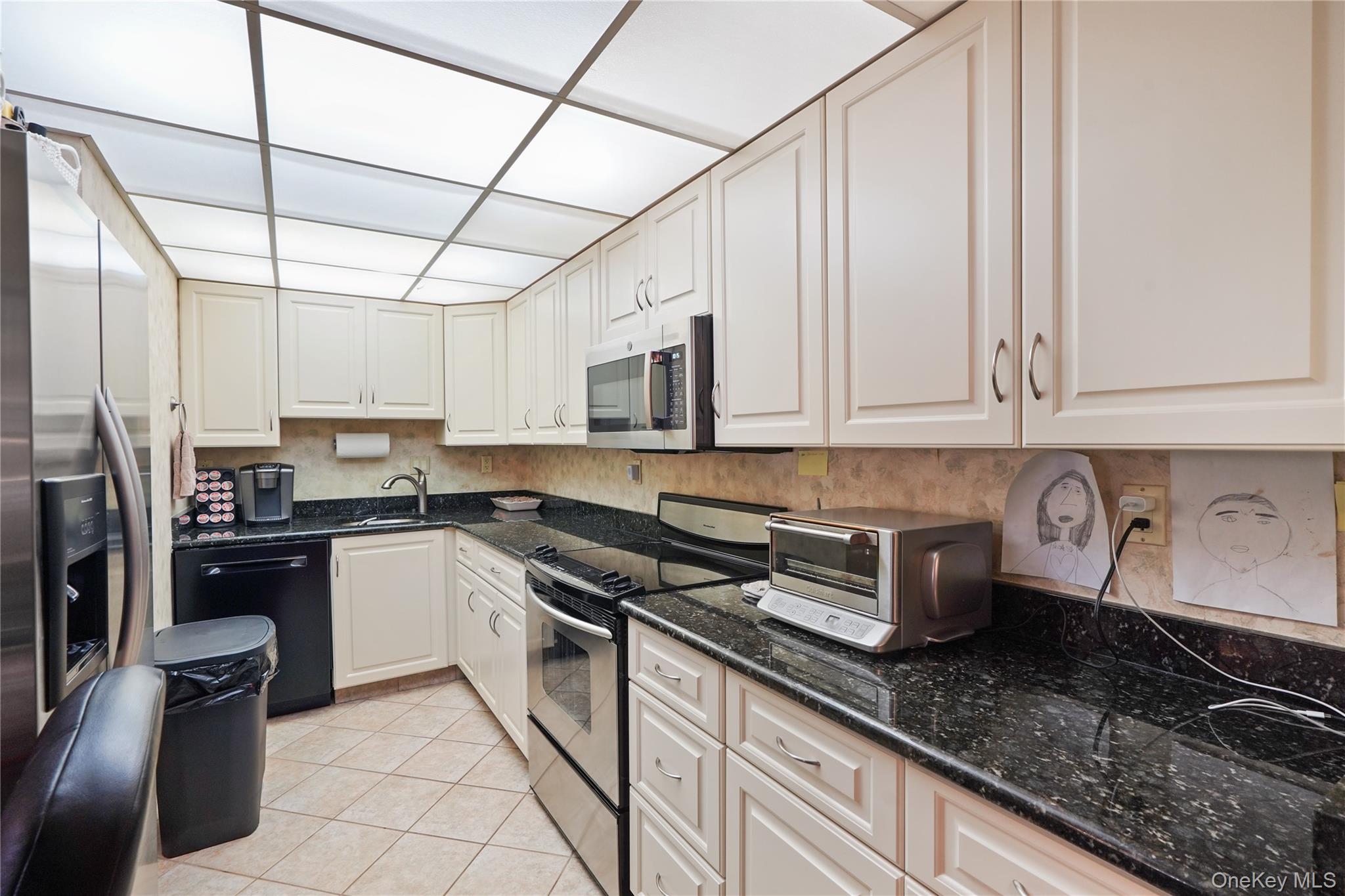 #4 photo, 37 Heritage Drive, New City , NY 10956