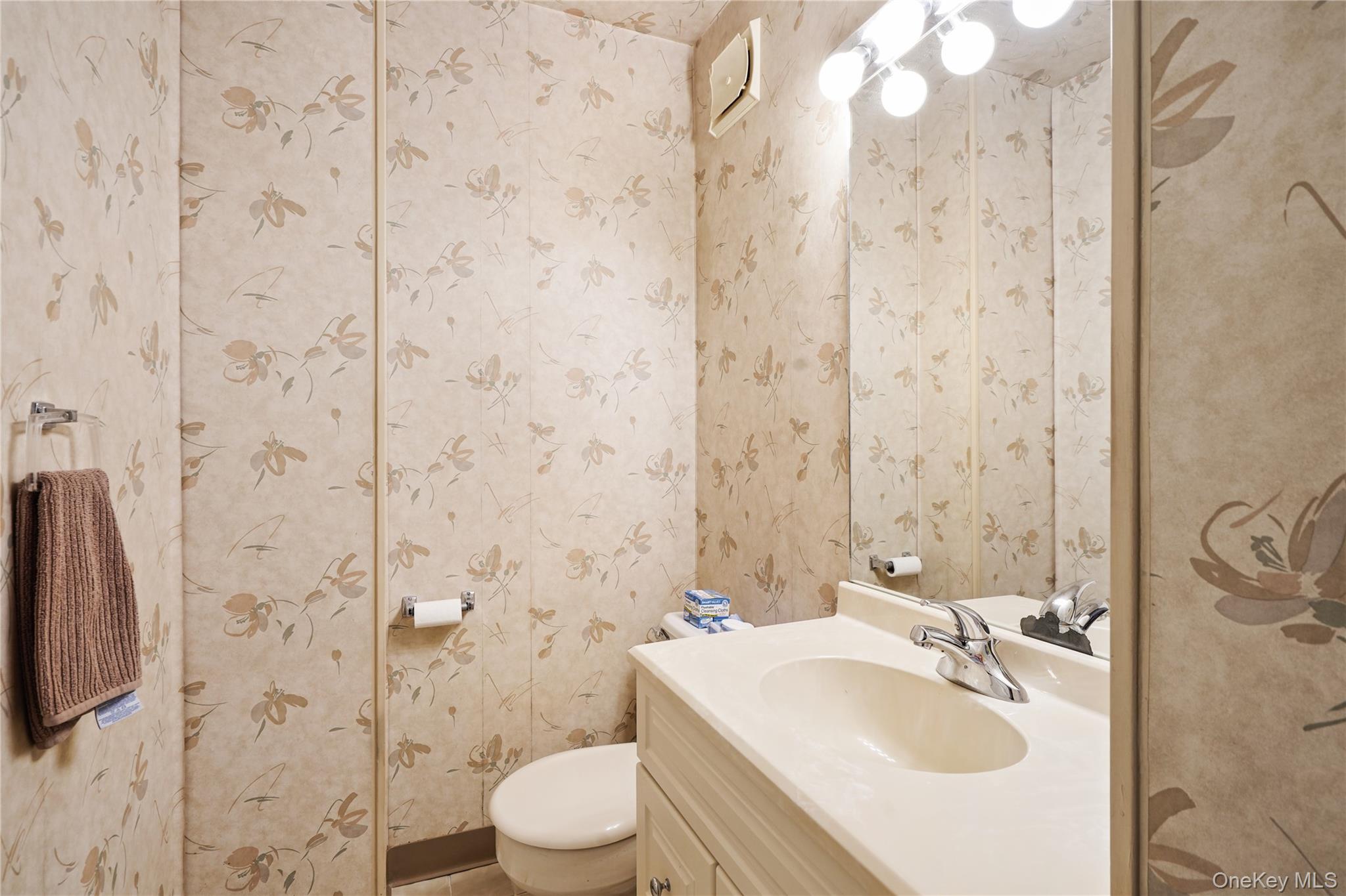 #8 photo, 37 Heritage Drive, New City , NY 10956