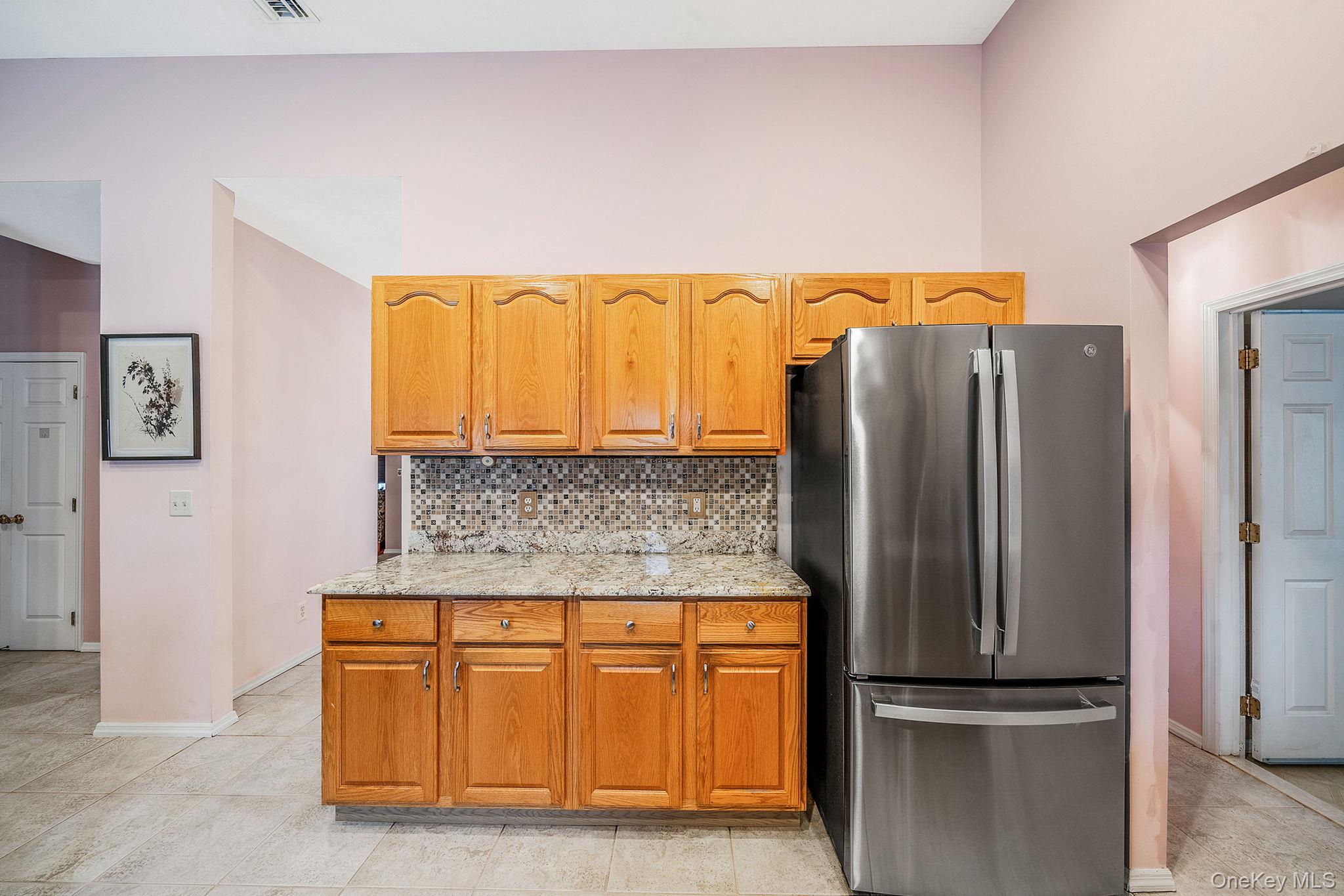 #13 photo, 1 Monaco Court, サフォーク郡 Ronkonkoma , NY 11779