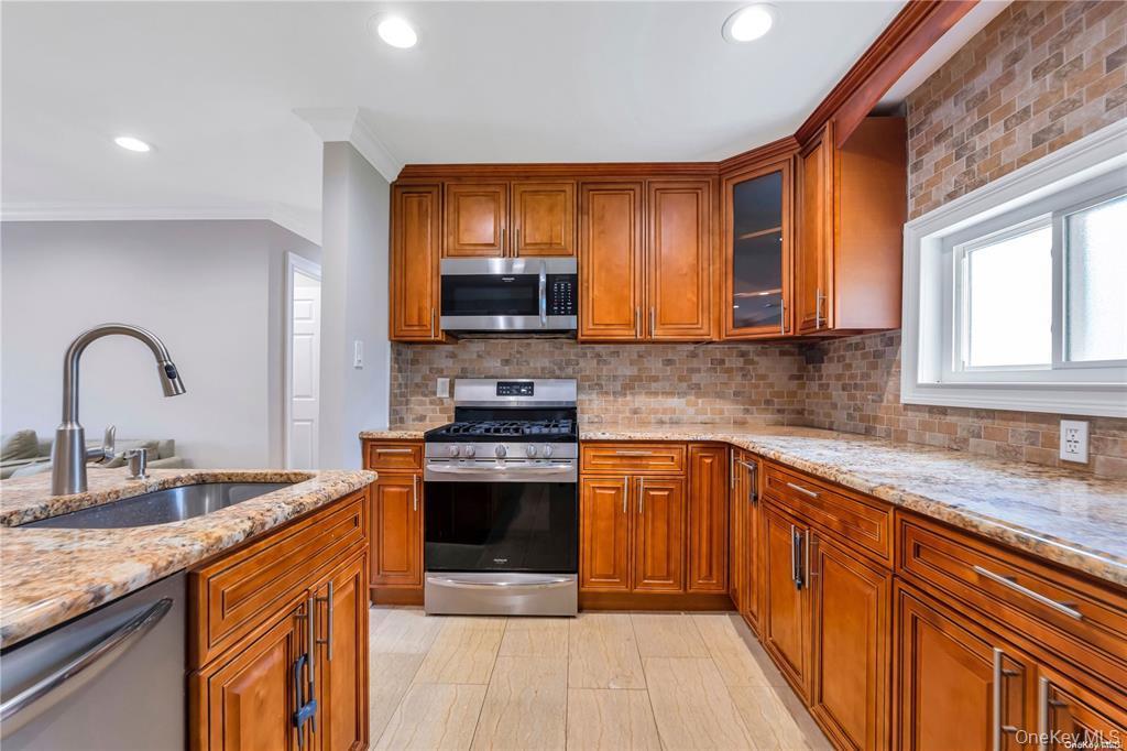 #4 photo, 531 Old Country Road, Plainview , NY 11803