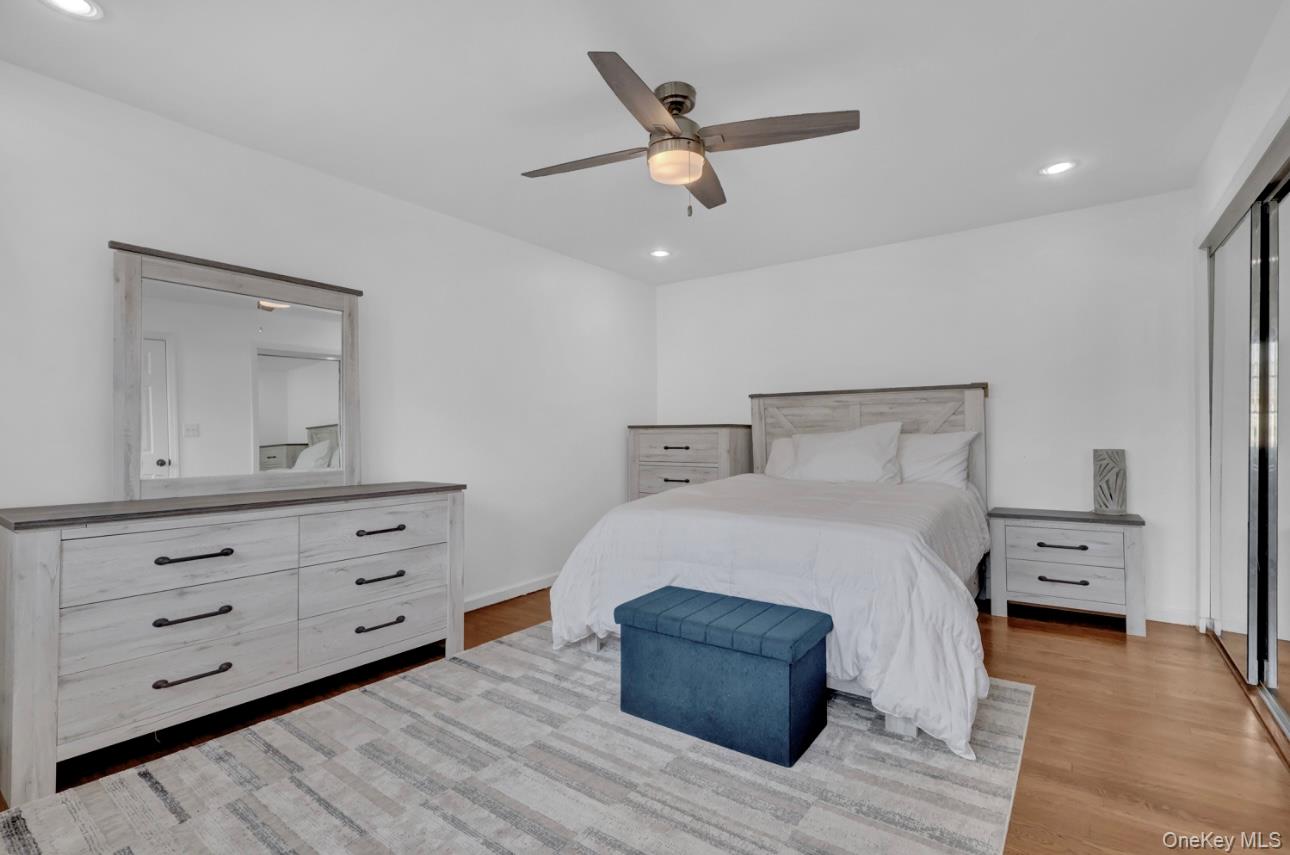 #11 photo, 83 Finch, Islip , NY 11751