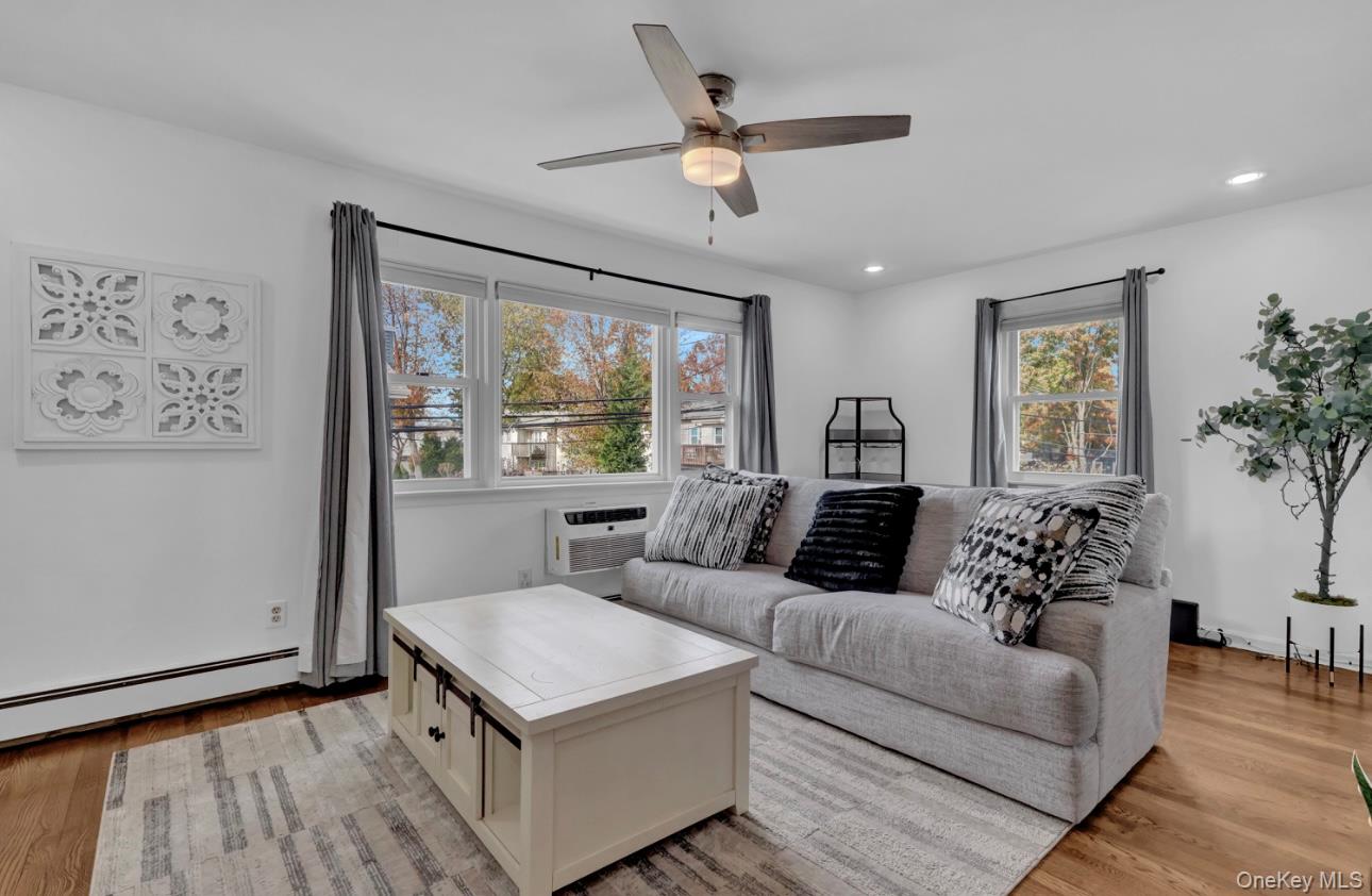 #5 photo, 83 Finch, Islip , NY 11751