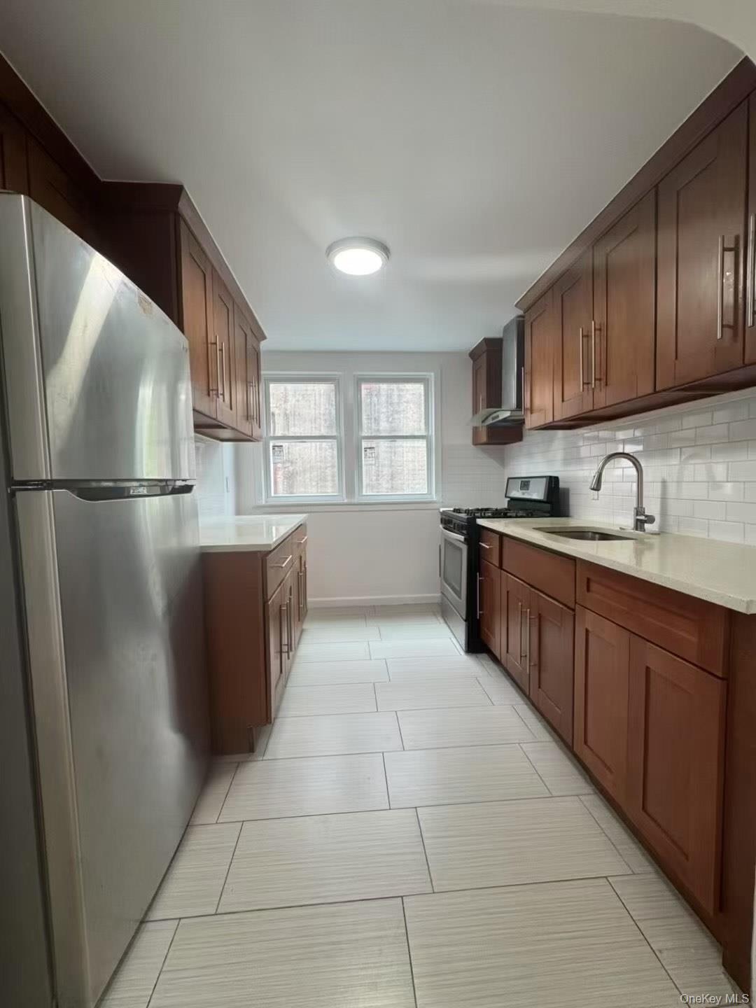 #5 photo, 86-17 88 Avenue, Woodhaven , NY 11421