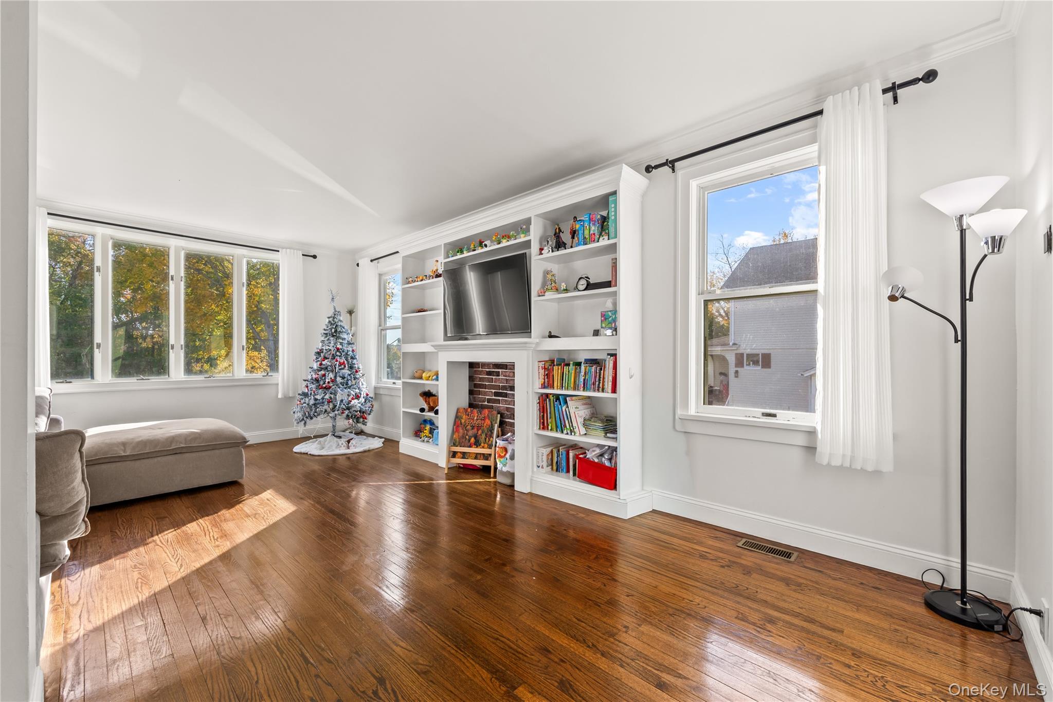 #10 photo, 9 Hillside Avenue, Glen Head , NY 11545