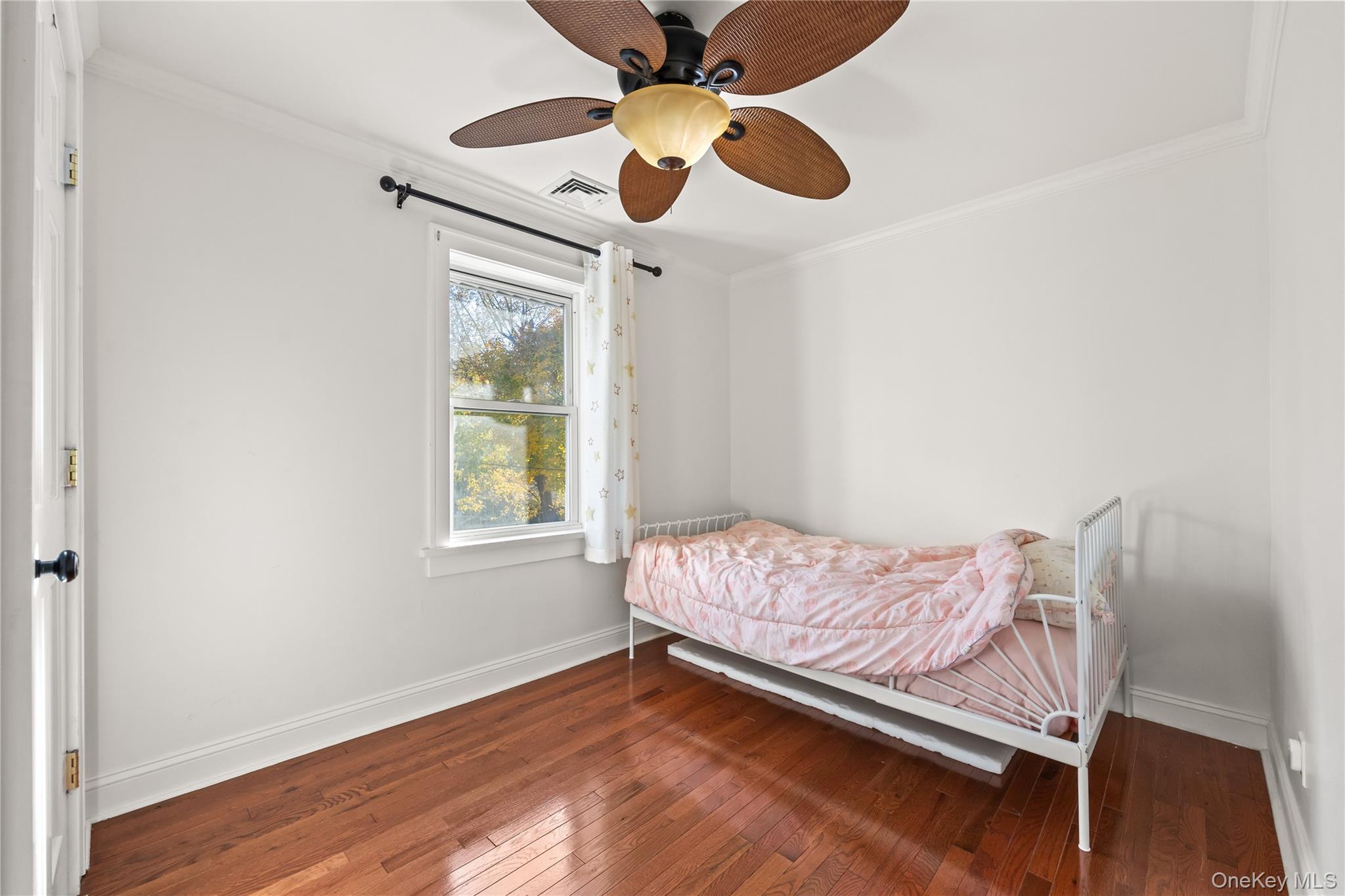 #14 photo, 9 Hillside Avenue, Glen Head , NY 11545