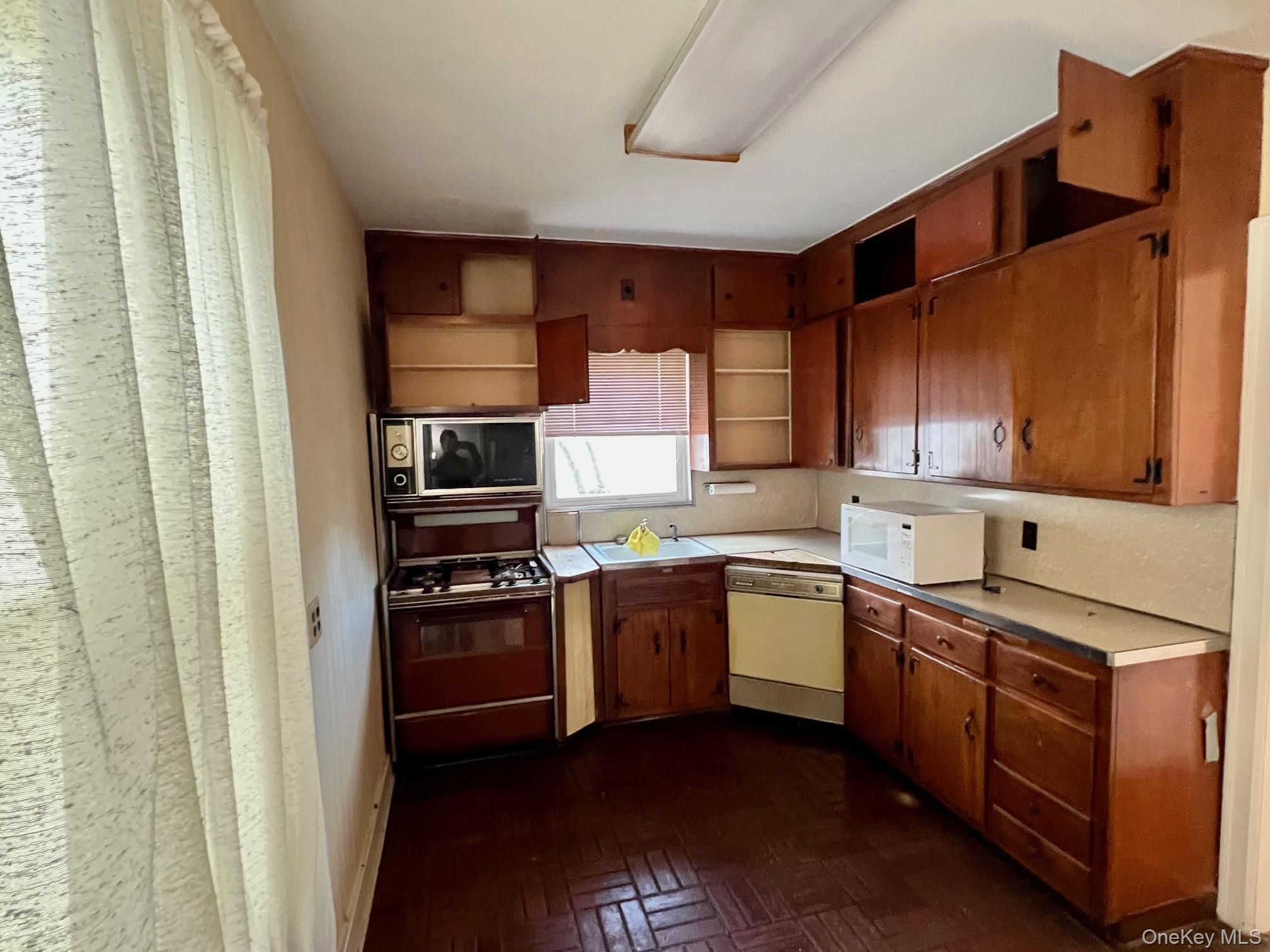 #3 photo, 224 Beach 141st Street, Belle Harbor , NY 11694