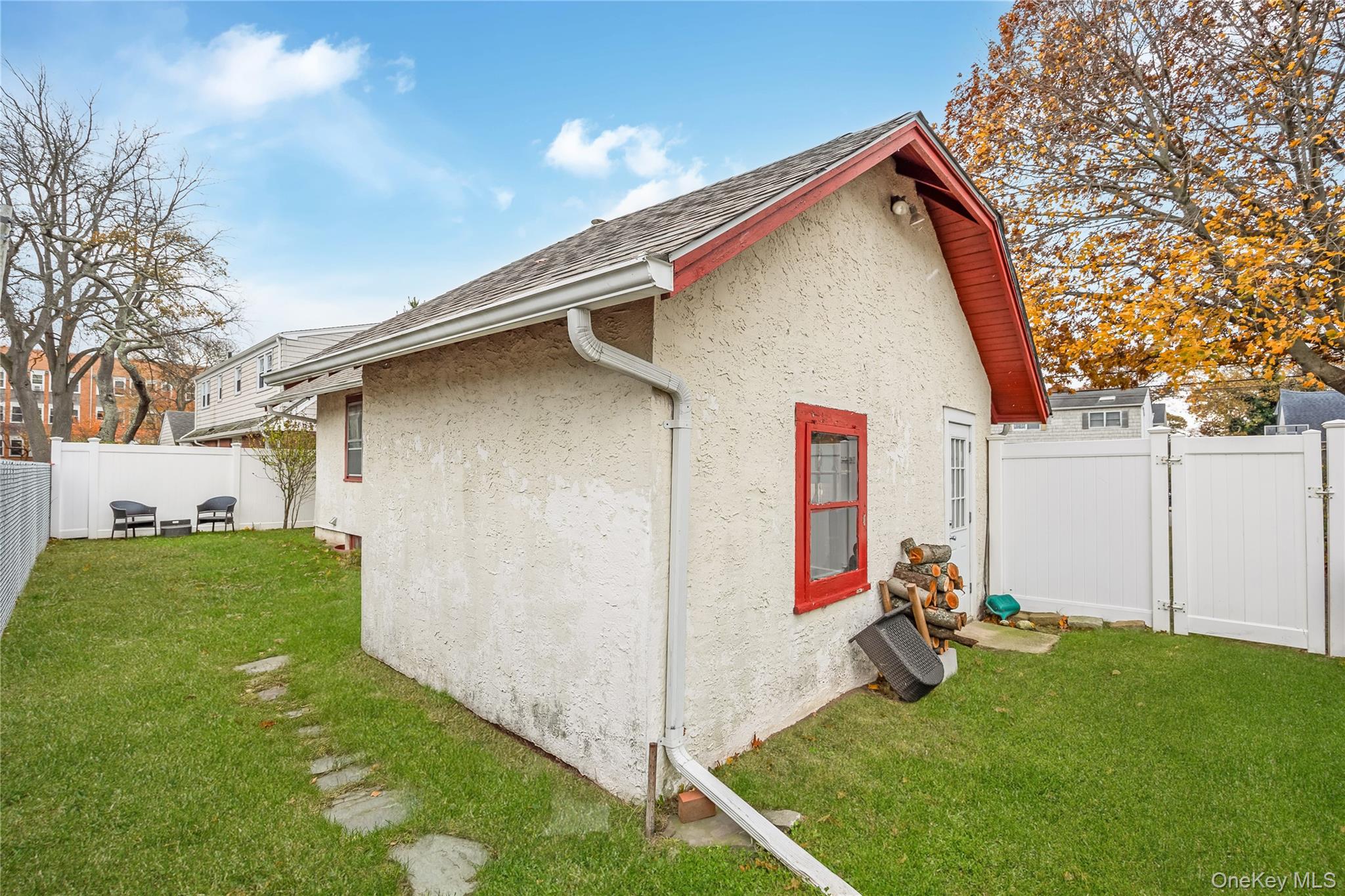 #11 photo, 51 Castleton Court, Oceanside , NY 11572